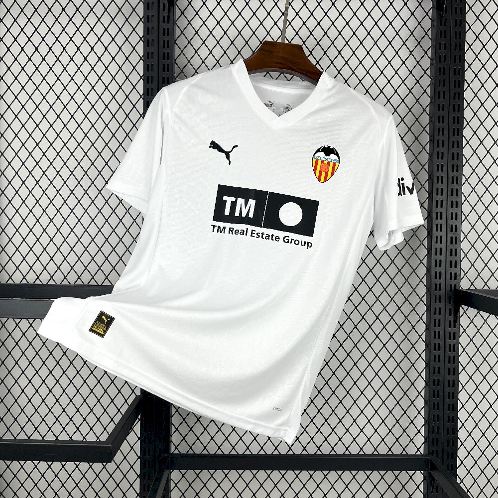 6cd8e93b0d60f8b51d8ce620b2becdd5.jpg 2025/2026 Valencia Home Football Shirt 1:1 Thai Quality - Image 1