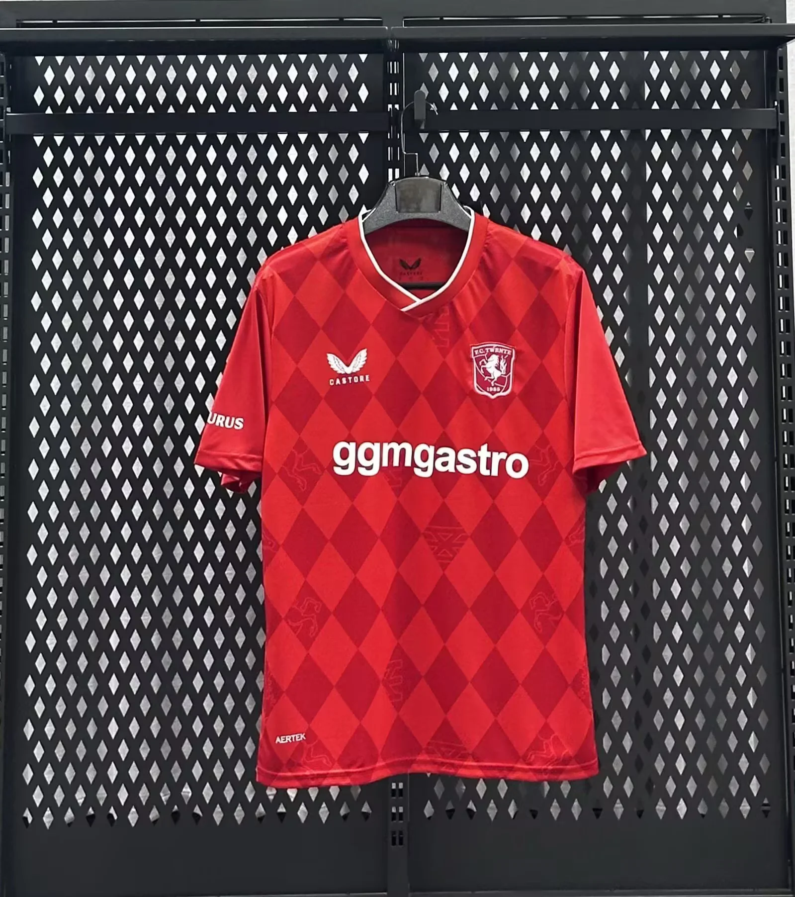 6ea3c31d0ce6cf5e74adcd80594b76aa.webp 2025/2026 FC Twente Vrouwen Home Football Shirt 1:1 Thai Quality - Image 1