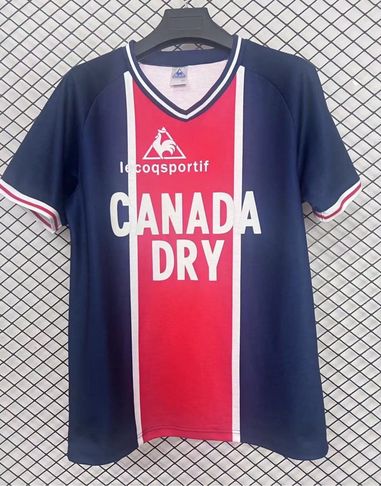 6f9c7cb8aa2202a3398811c9e88dcc53.jpeg 1974 Retro Paris Saint-Germain Home Football Shirt 1:1 Thai Quality - Image 1