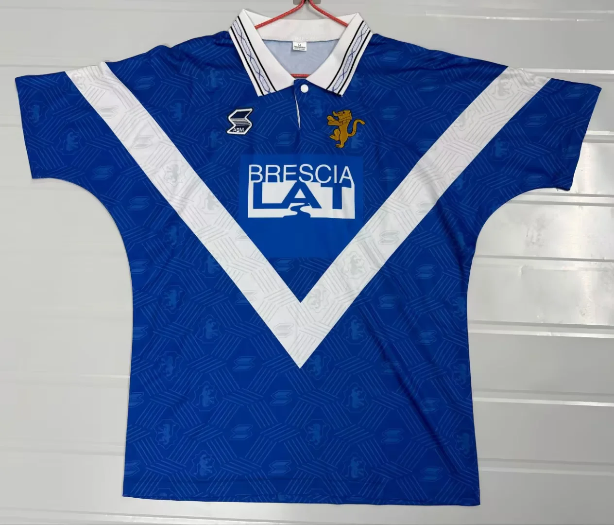 7112d7105f0945df9c2690e7f6a11b73.webp 1996/1997 Retro Brescia Home Football Shirt 1:1 Thai Quality - Image 1
