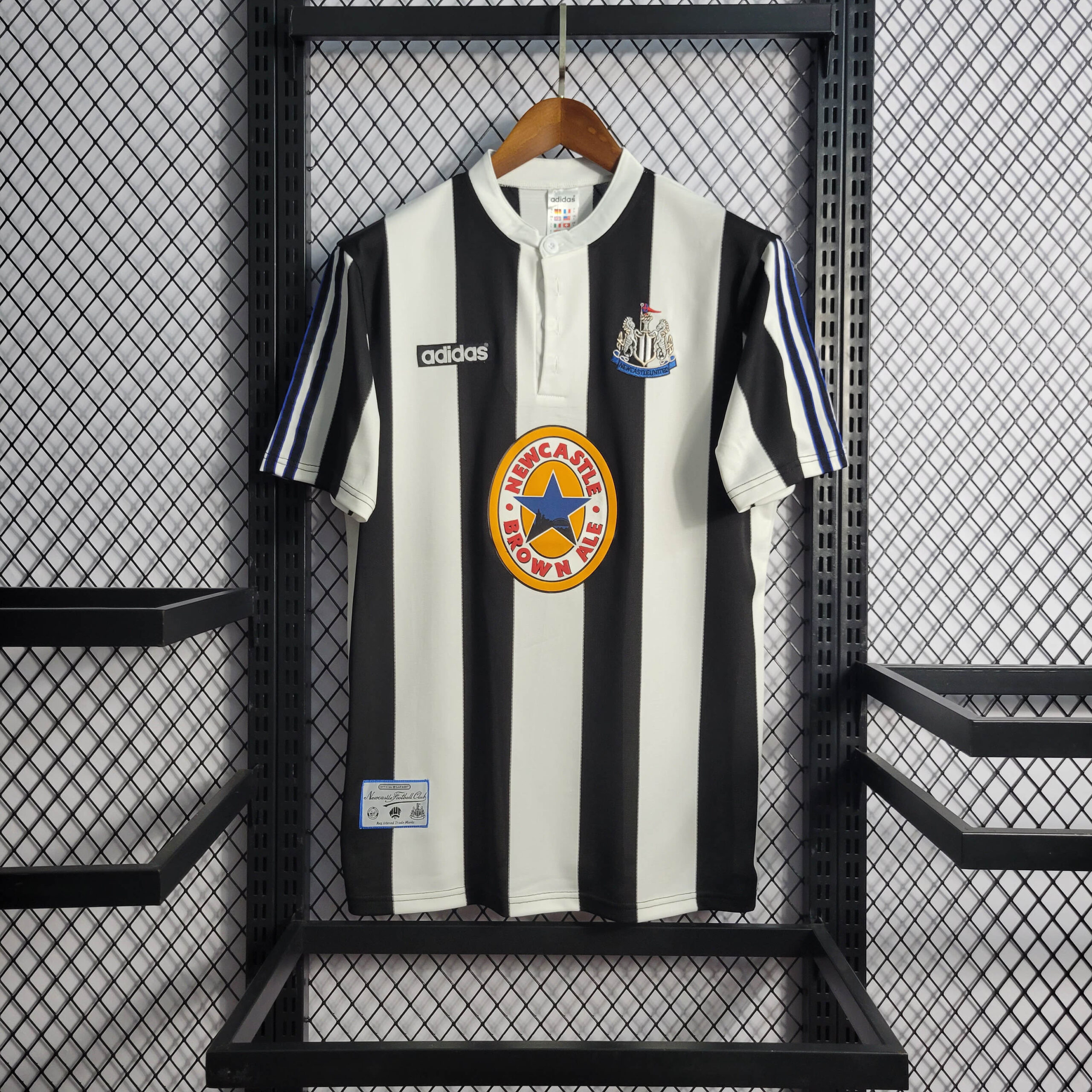717d9d1543cbf2c981333bbe36be7c1b.jpeg 1997/1999 Retro Newcastle United Home Football Shirt 1:1 Thai Quality - Image 1