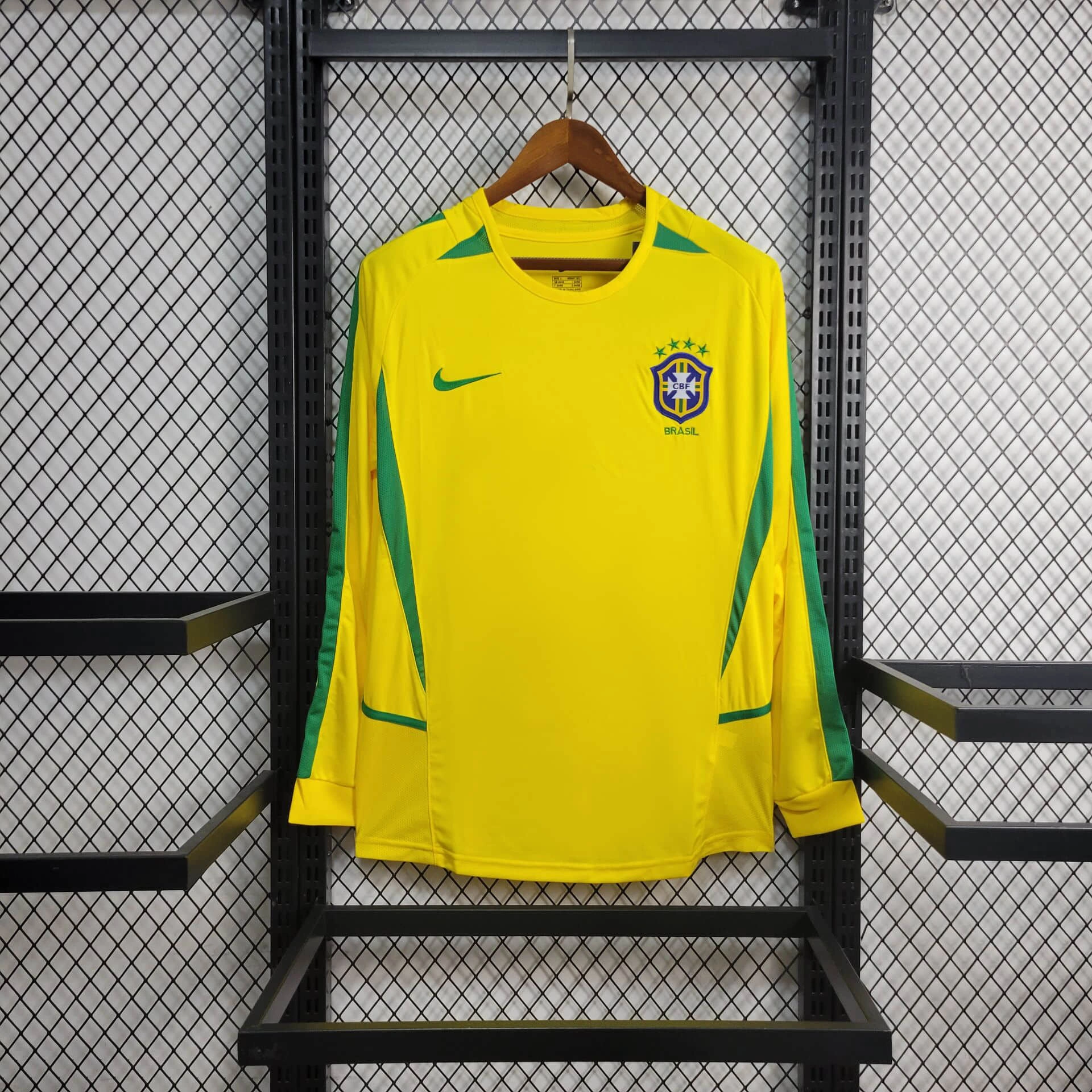 7216b10e97f9128f9a4bb2bbfa9014db.webp 2002 Retro Long Sleeve Brazil Home Football Shirt 1:1 Thai Quality - Image 1