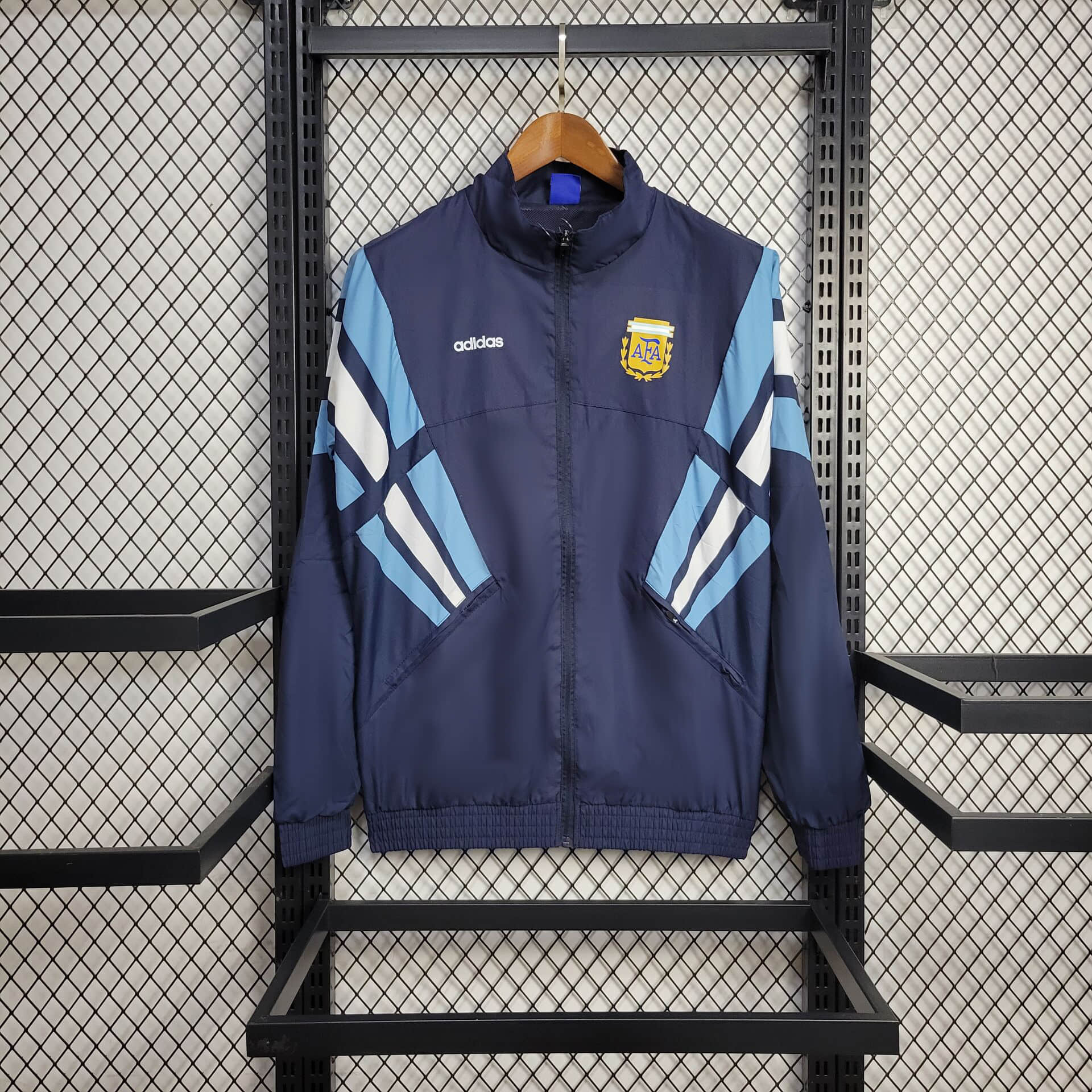 740eb120e459915974b58ee552ced29e.jpg 2025/2026 Argentina Windbreaker Football Shirt - Image 1