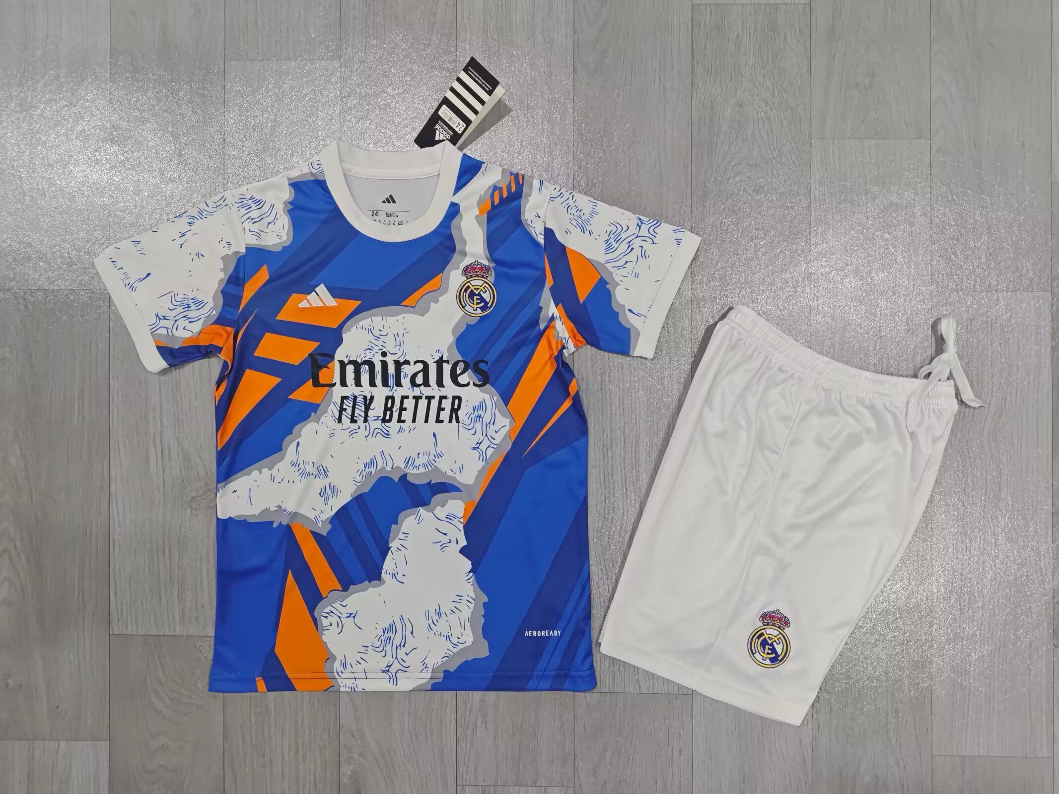 764fc7ad5da79093afd43e3540696ad2.jpg 2025/2026 Real Madrid Specia Football Shirt Kids Size 1:1 Thai Quality - Image 1