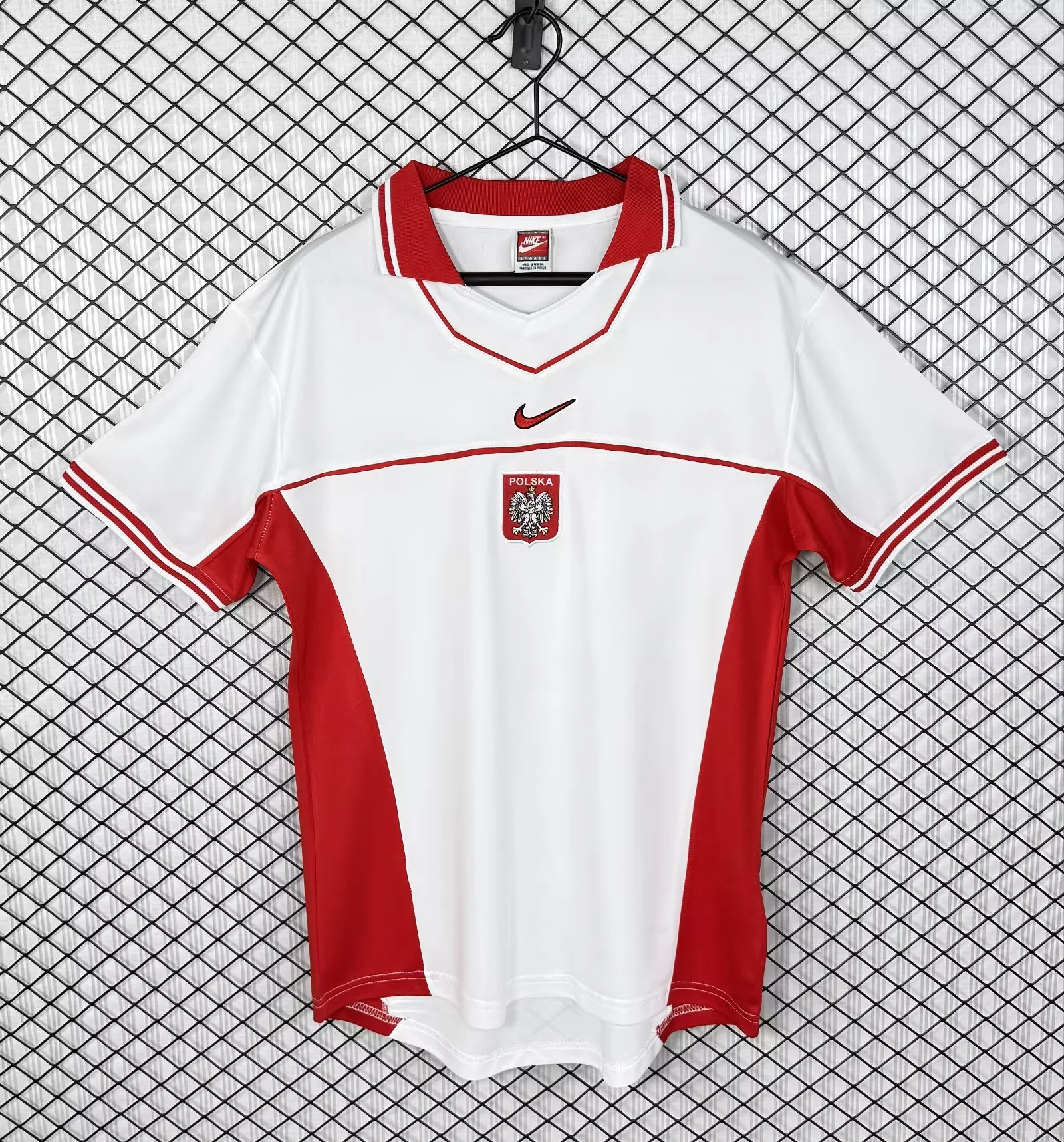 7e0bcac87e6470714047203de3a3c814.webp 1997 Poland Home Football Shirt 1:1 Thai Quality - Image 1