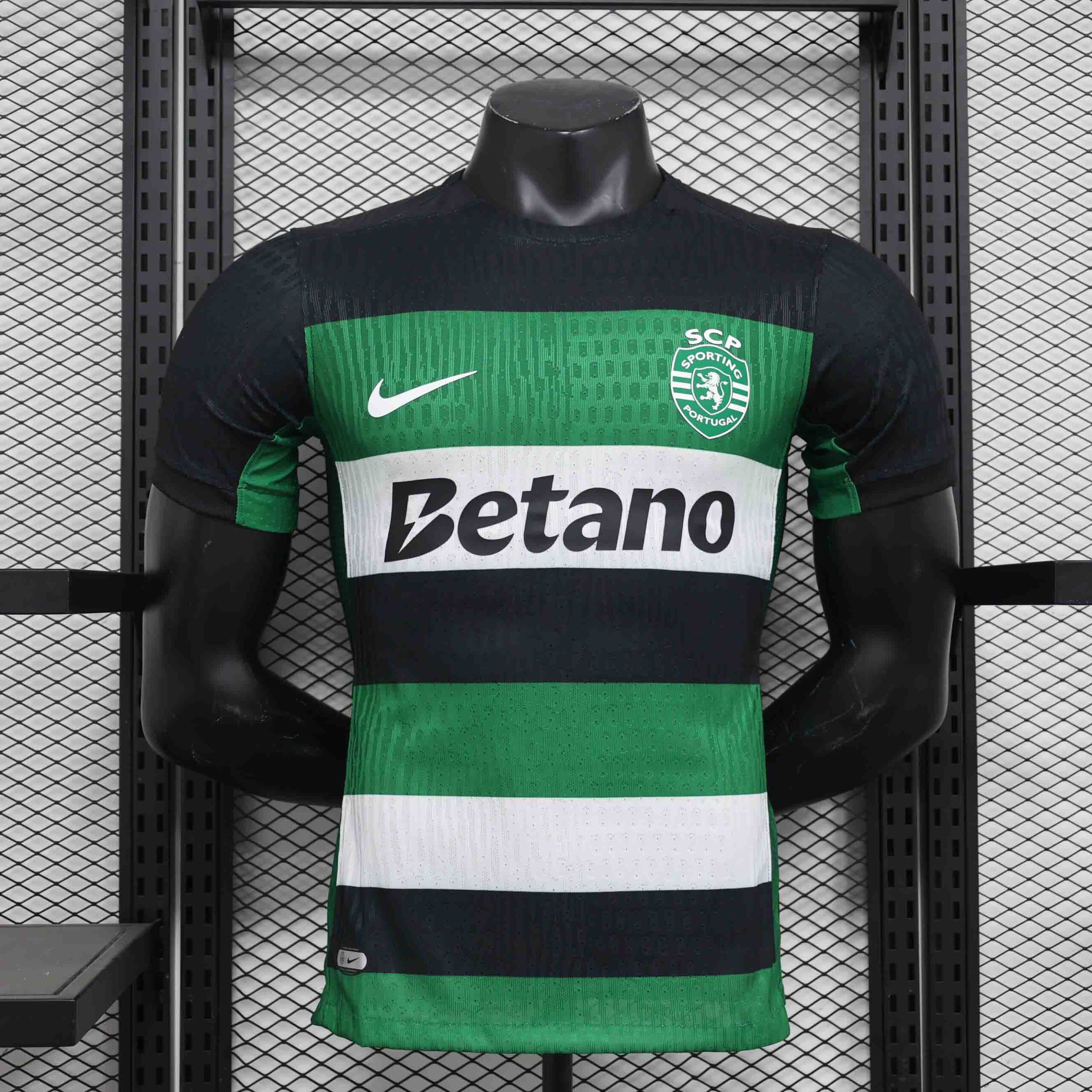 7e96c68565fb784b3a2c24b75d69e516.jpeg 2024/2025 Player Version Sporting Lisbon Home Football Shirt 1:1 Thai Quality - Image 1