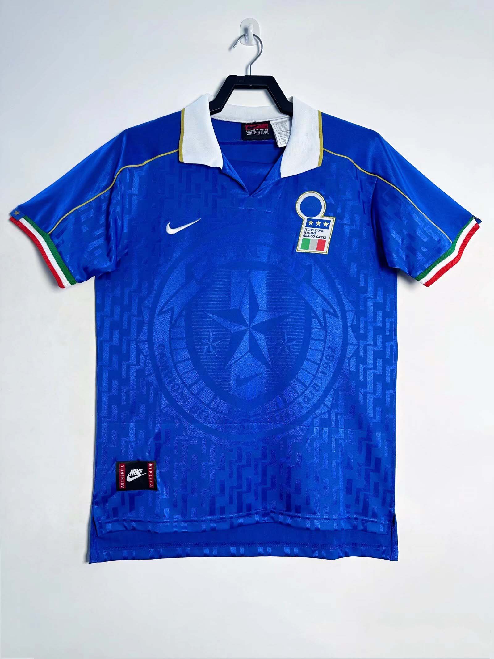 814be0eeff36a470ed7344d07cd47391.jpg 1995 Retro Italy Home Football Shirt 1:1 Thai Quality - Image 1