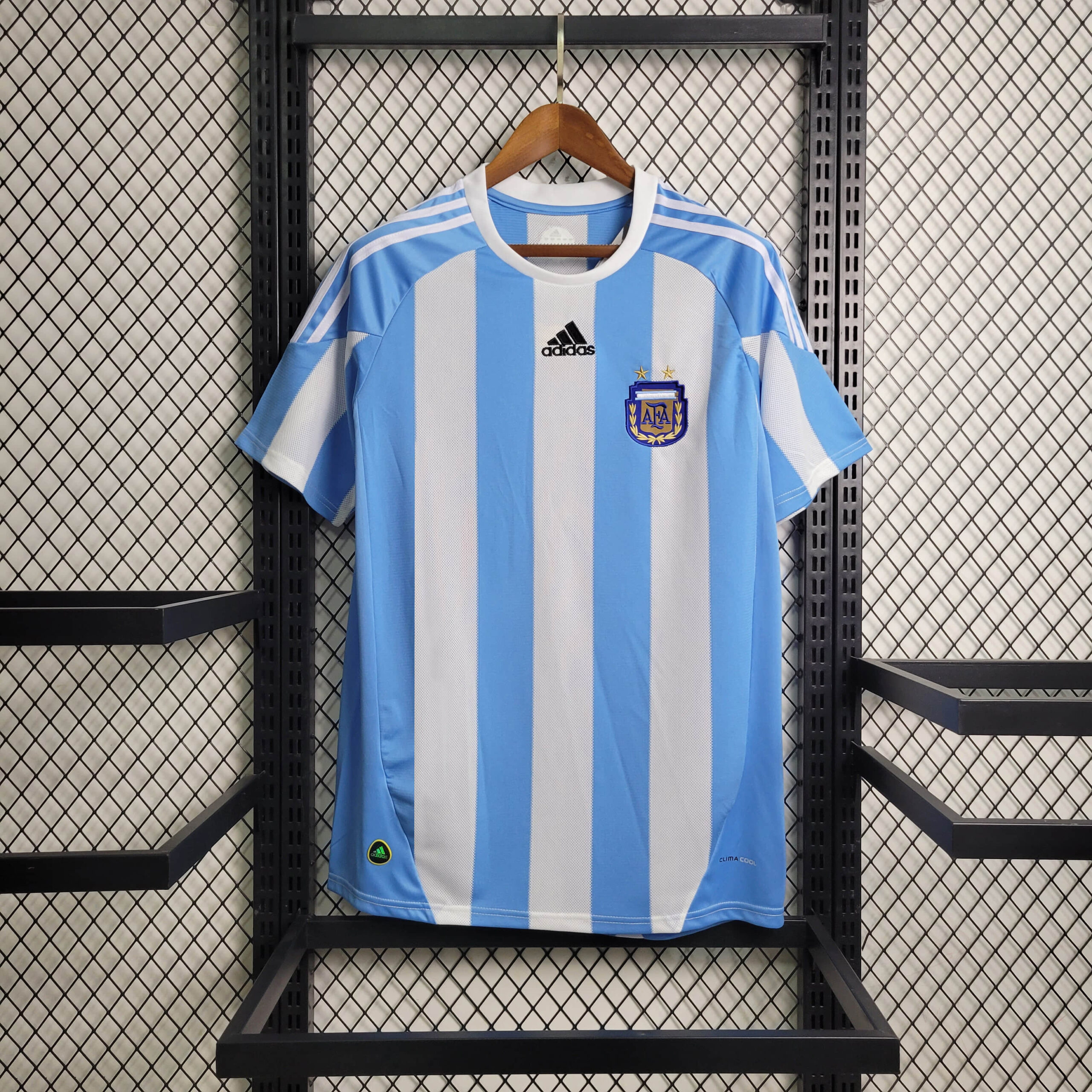 85fefa397457865edc551ba8d66369aa.jpeg 2010 Retro Argentina Home Football Shirt 1:1 Thai Quality - Image 1