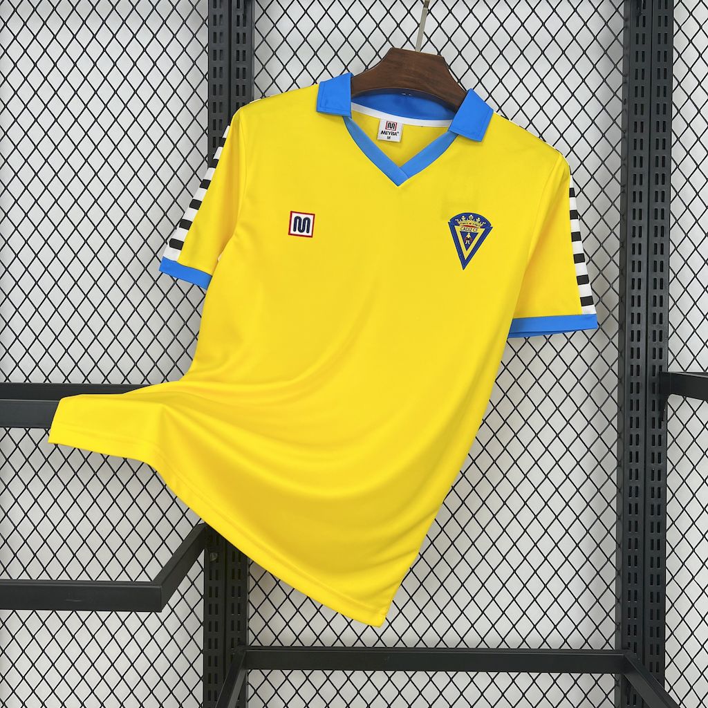 87948fcc91e2e71a54999745ccf27492.jpg 1983/1984 Retro Cadiz Home Football Shirt 1:1 Thai Quality - Image 1