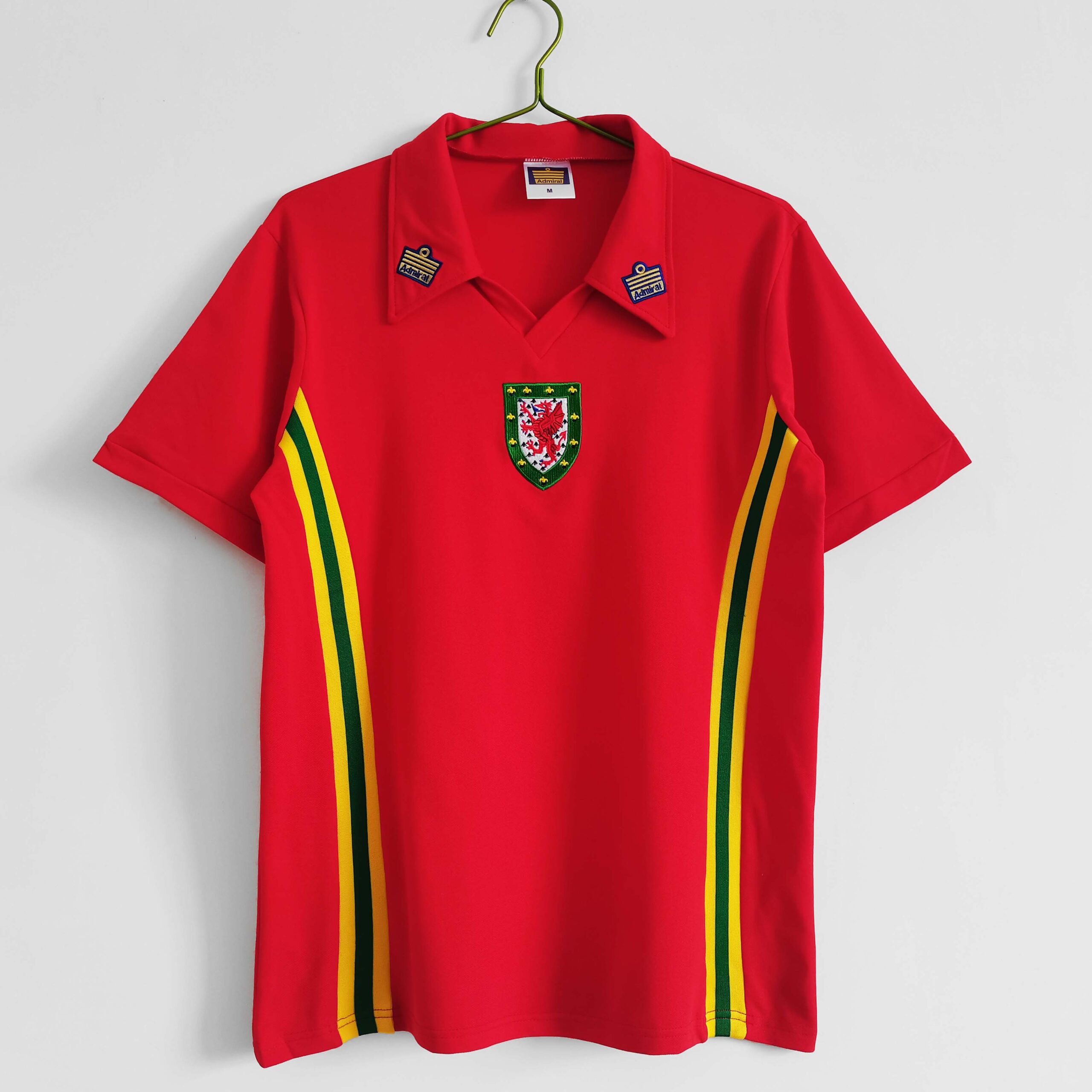 8817c9ad190a6f5d0eea54963b4b323b.jpg 1976/1979 Retro Wales Home Football Shirt 1:1 Thai Qualit - Image 1