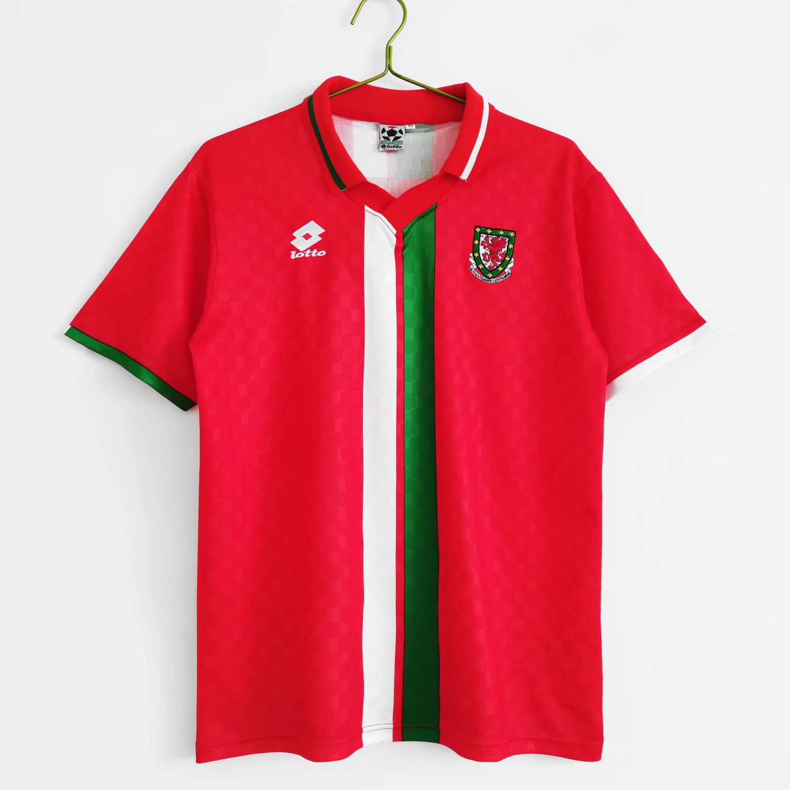 8c4ffab77fd33b60272f4bc3b1378dda.jpg 1996/1998 Retro Wales Home Football Shirt 1:1 Thai Qualit - Image 1