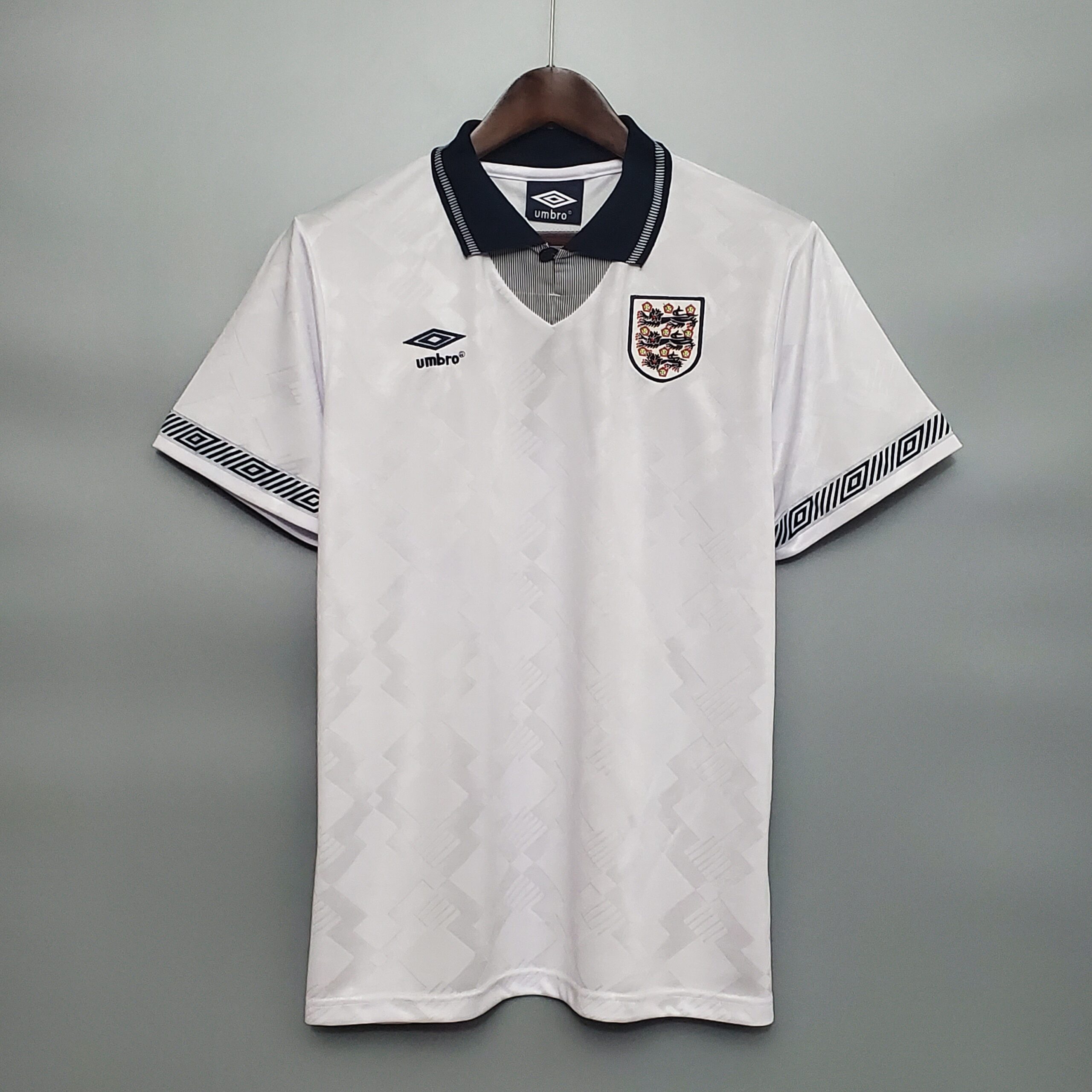 8d46faeeee0712e7c90e7fd535ded3dd.jpeg 1990 Retro England Home Football Shirt 1:1 Thai Quality - Image 1