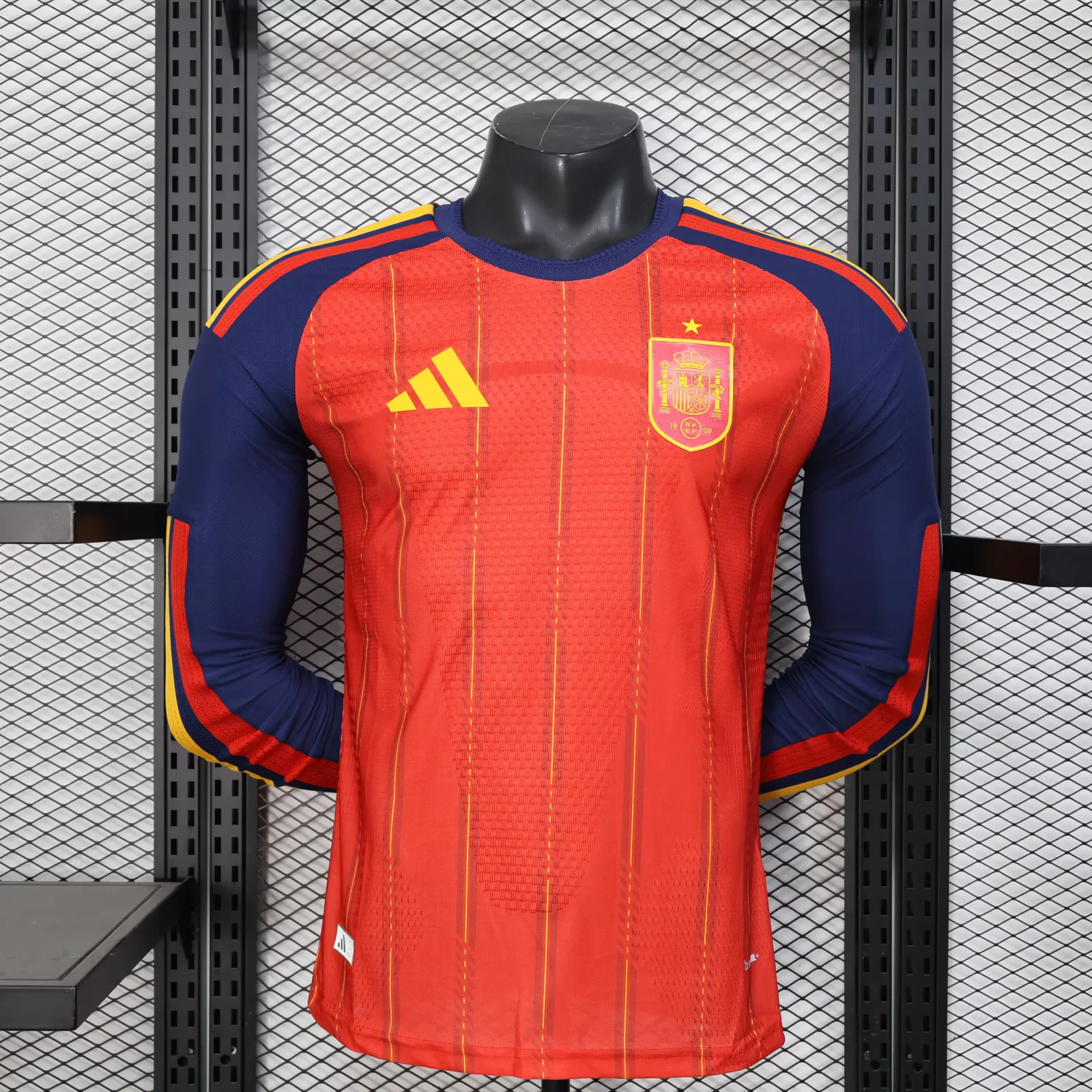 8ea2d64bc9d33ab9c3ea91377e8f4fa6.webp 2026 Long Sleeve Player Version Spain Home World Cup Football Shirt 1:1 Thai Quality - Image 1