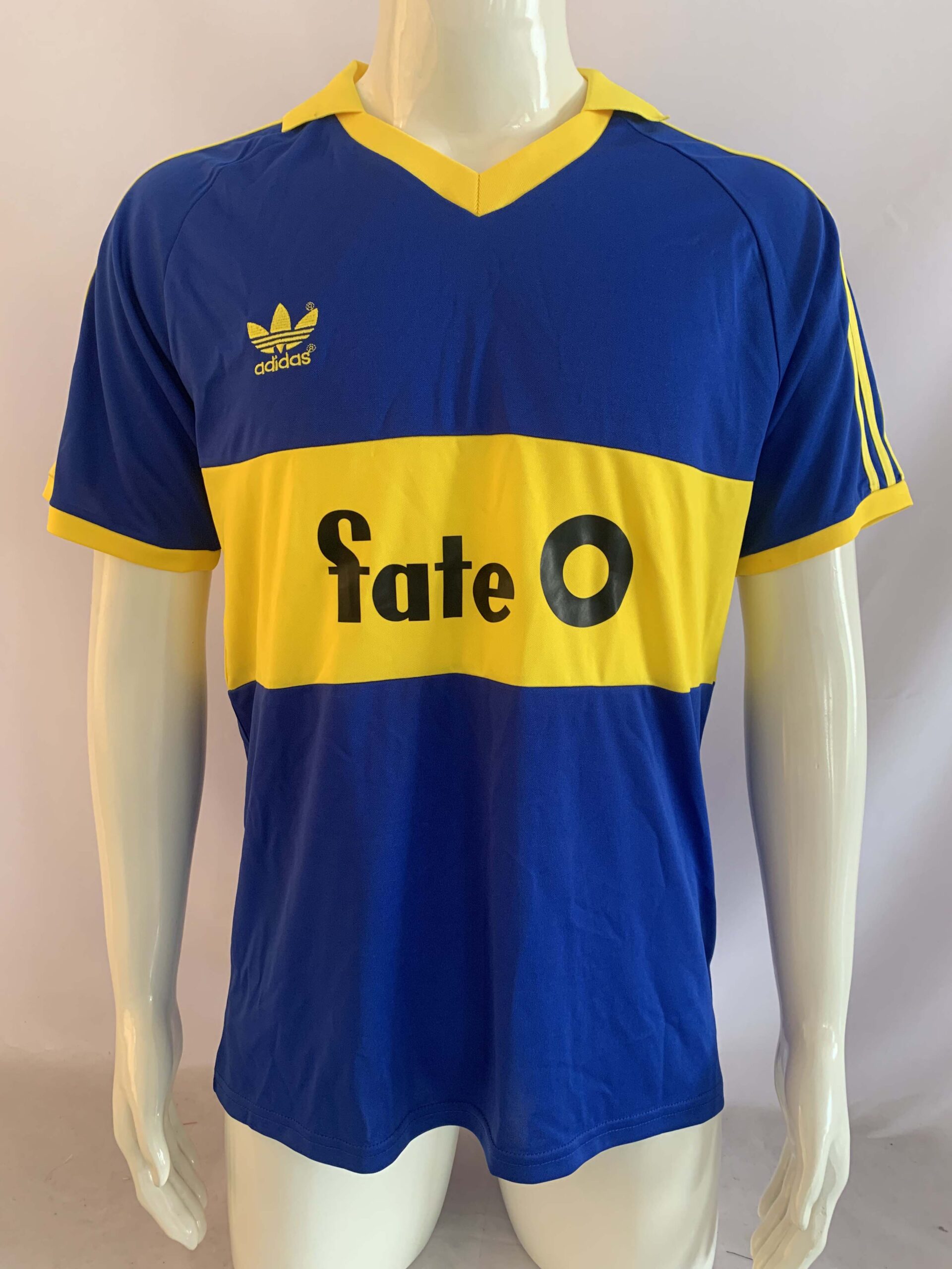 8f0dbcaadfdfab0f4e48992cd2a27f77.jpg 1986/1988 Retro Boca Juniors Home Football Shirt 1:1 Thai Quality - Image 1
