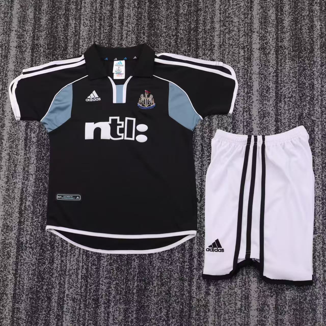 941fb49e75c6beea44e4368486c280fb.jpg 2000/01 Newcastle United Away Football Shirt Kids Size 1:1 Thai Quality - Image 1