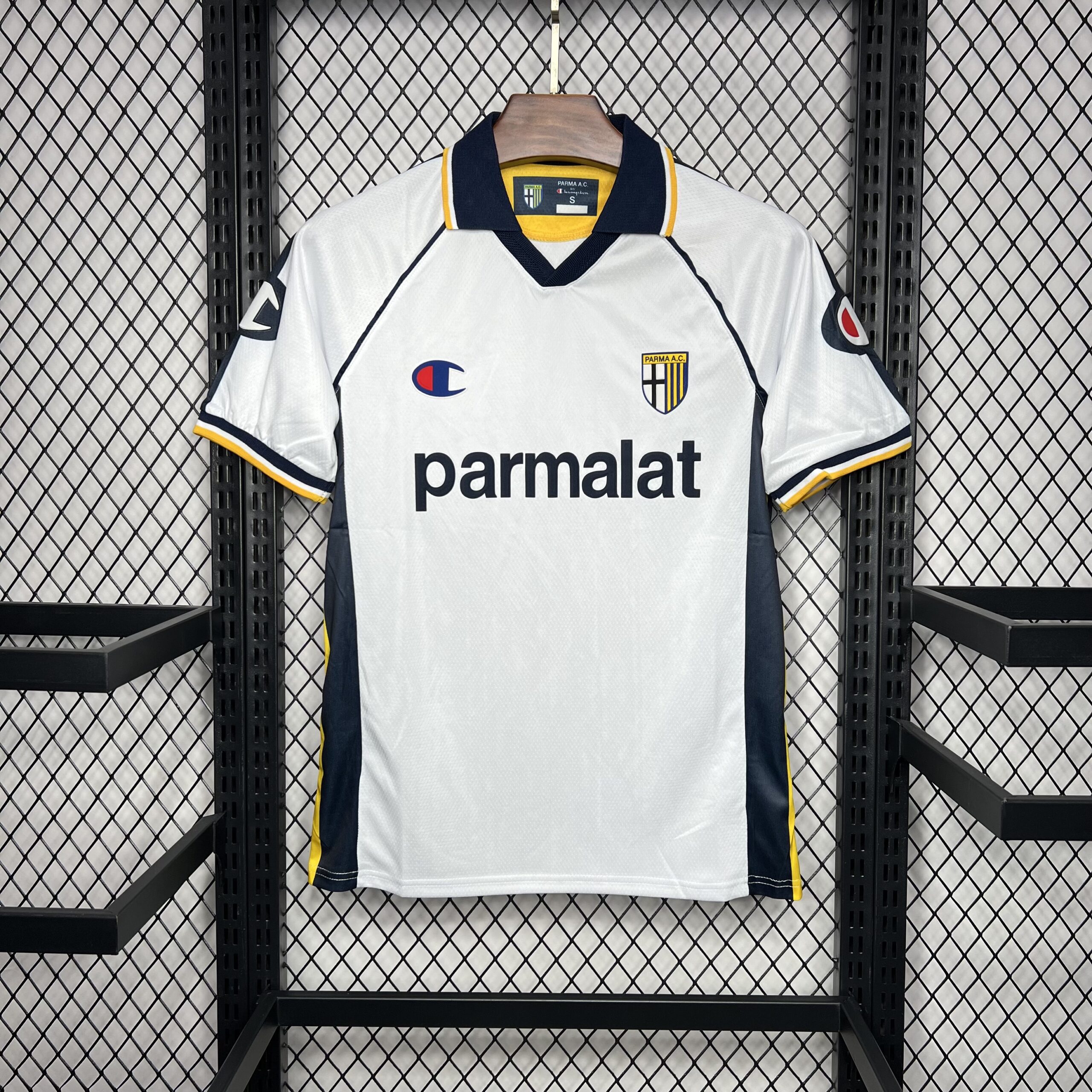 948abc1971d270c905fe30d2d297b0a8.jpg 2003/2004 Retro Parma Home Football Shirt 1:1 Thai Quality - Image 1
