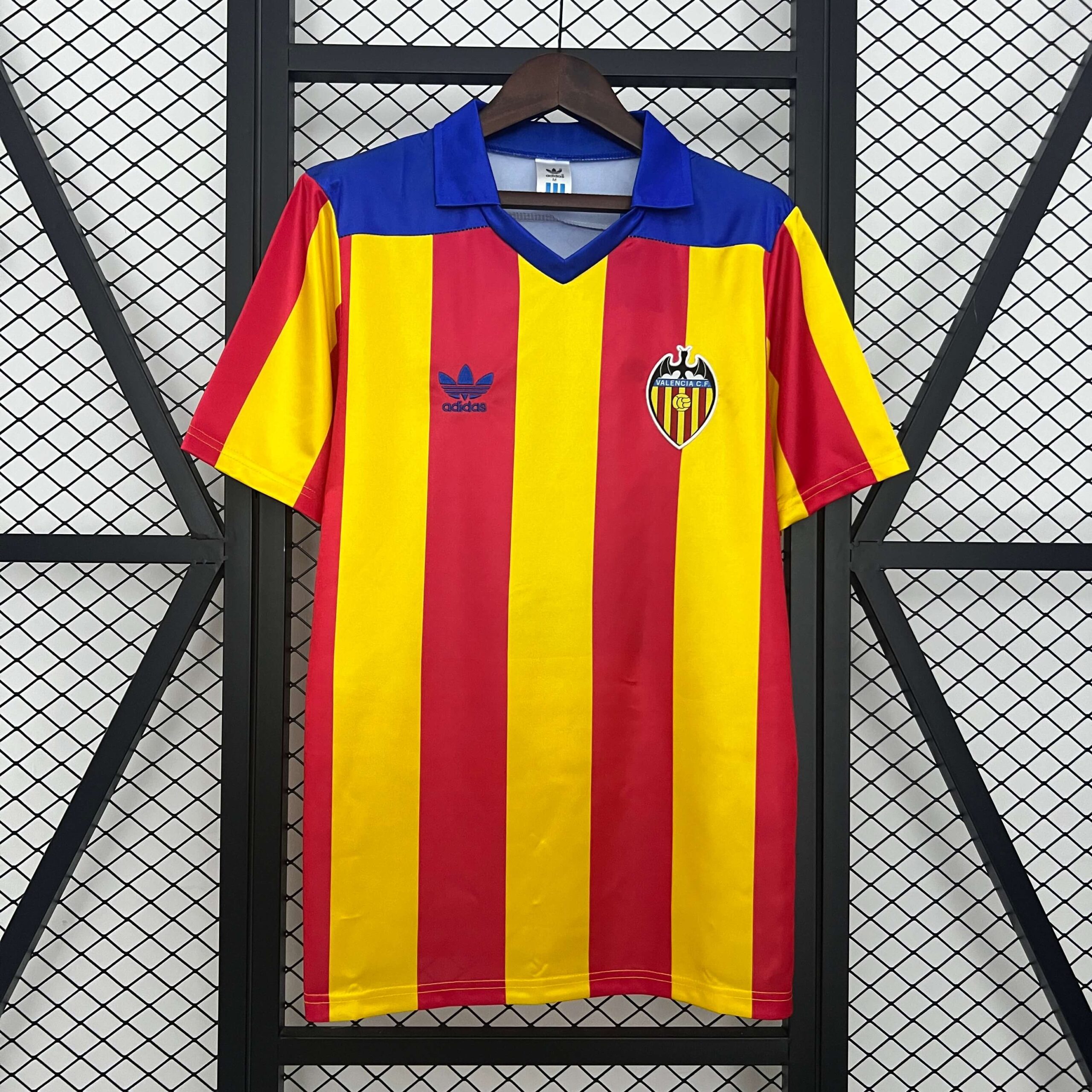 956937cea6d3f1421133c317cf6a2427.jpg 1980/1982 Retro Valencia Home Football Shirt 1:1 Thai Quality - Image 1
