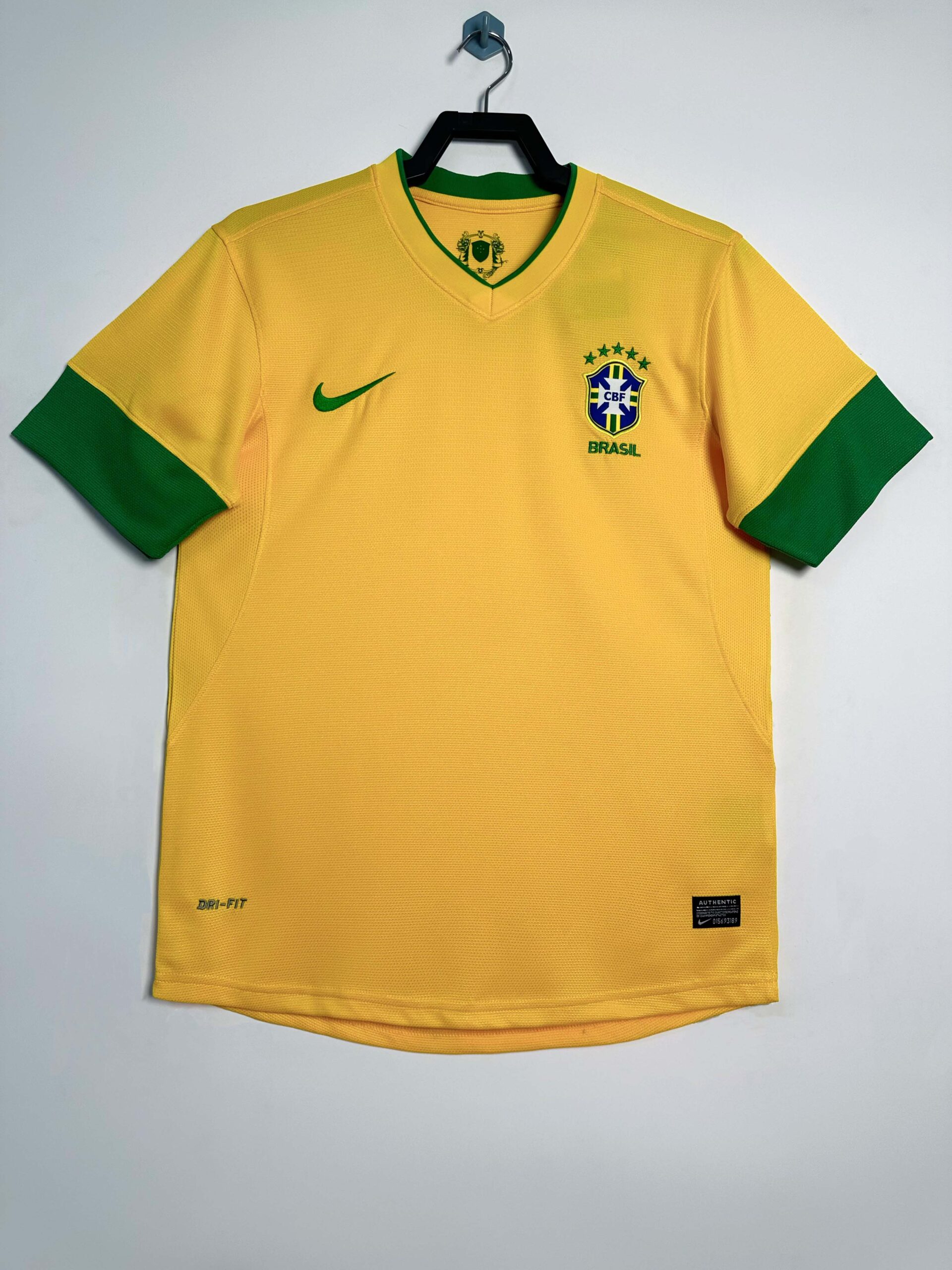 95937762d3e70e02aea2a80a16c3e7c6.jpg 2012 Retro Brazil Home Football Shirt 1:1 Thai Quality - Image 1