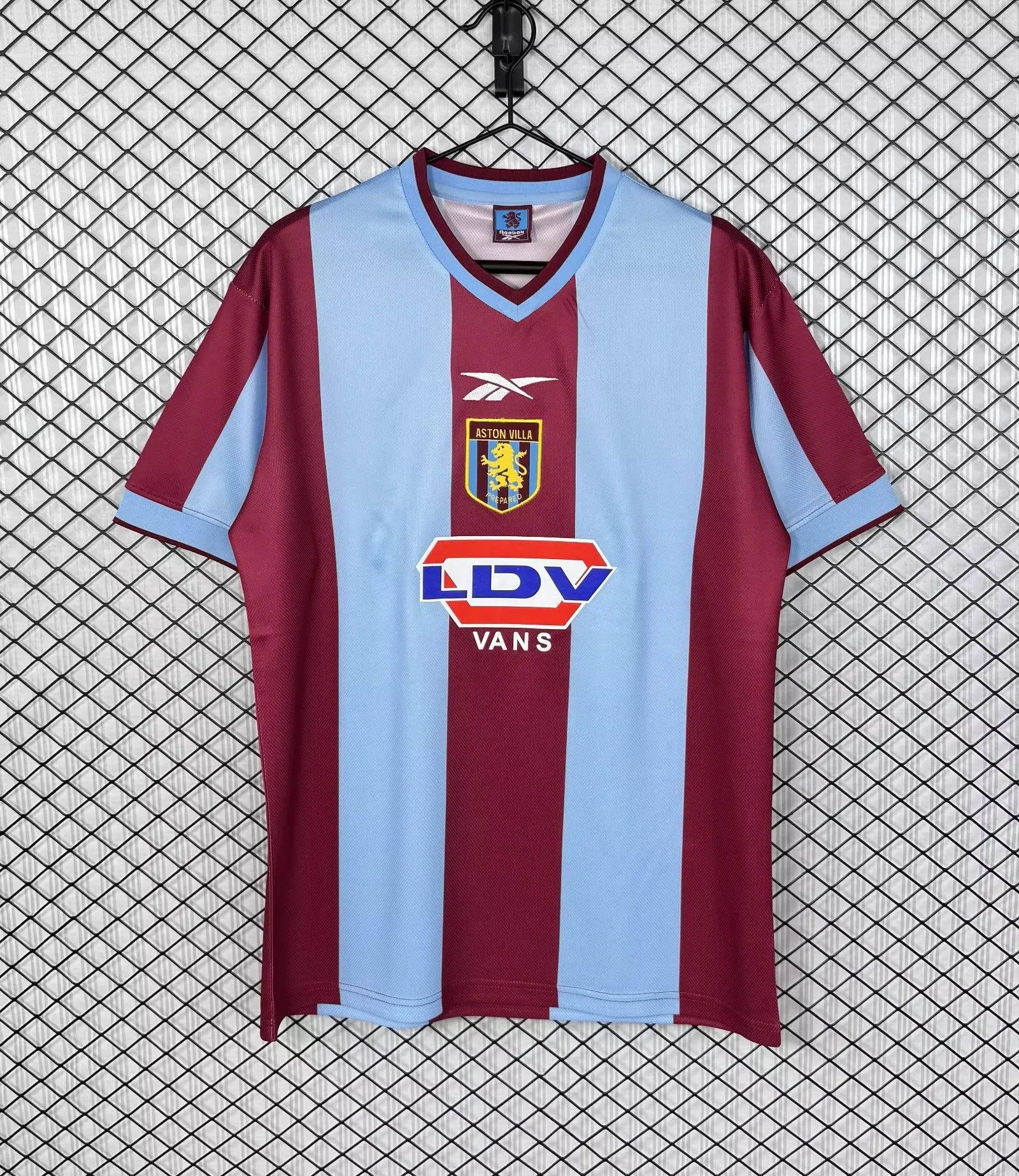9648a9106cc8acc23b07e6c878d377e6.webp 1999/2000 Retro Aston Villa Home Football Shirt 1:1 Thai Quality - Image 1