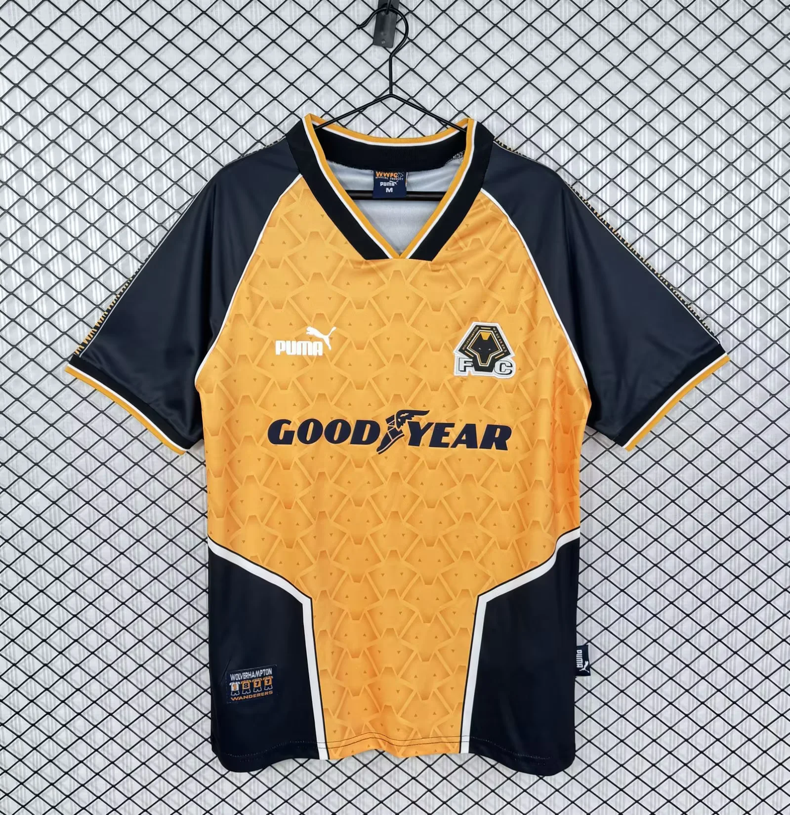 96b603802330a1090801ae2b4ff03d17.webp 1996/1997 Retro Wolverhampton Home Football Shirt 1:1 Thai Quality - Image 1