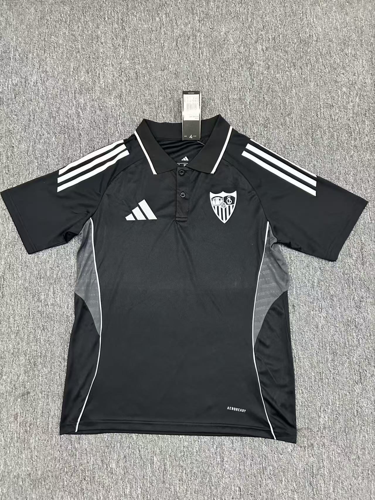 9b1ff7f60f217c50c83df892a4ae33da.jpg 2025/2026 Sevilla Black Polo Football Shirt 1:1 Thai Quality - Image 1