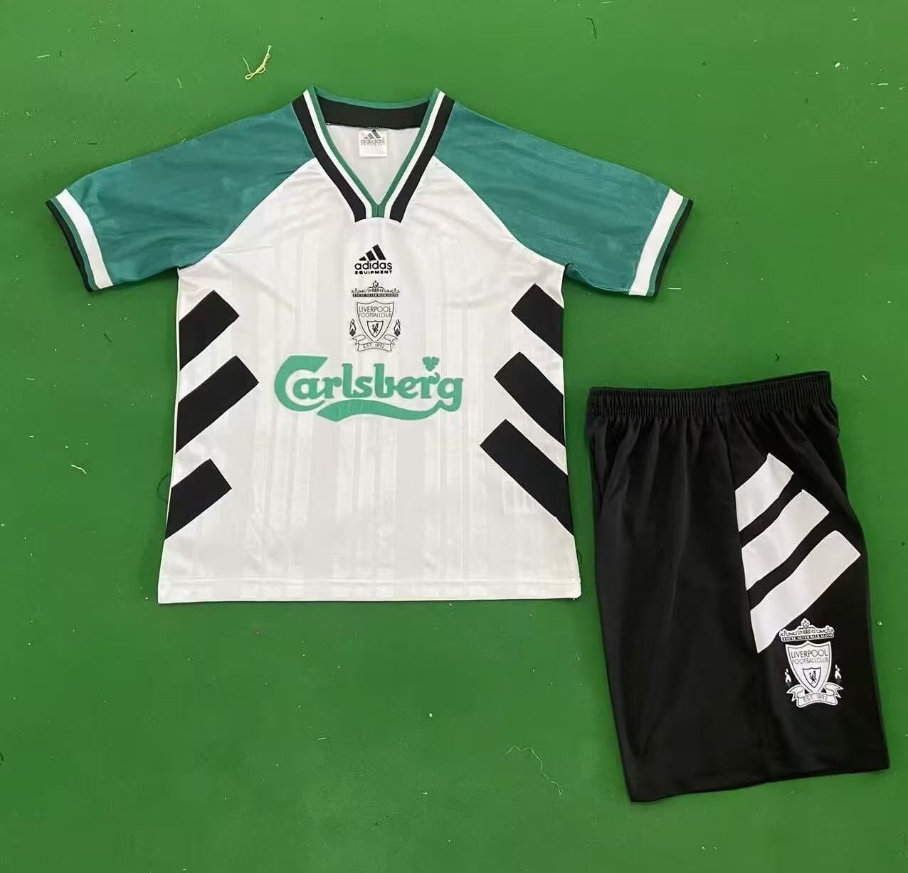 9e34751cff95600188a8d1be518e7807.jpg 1996 Liverpool Away Football Shirt Kids Size 1:1 Thai Quality - Image 1