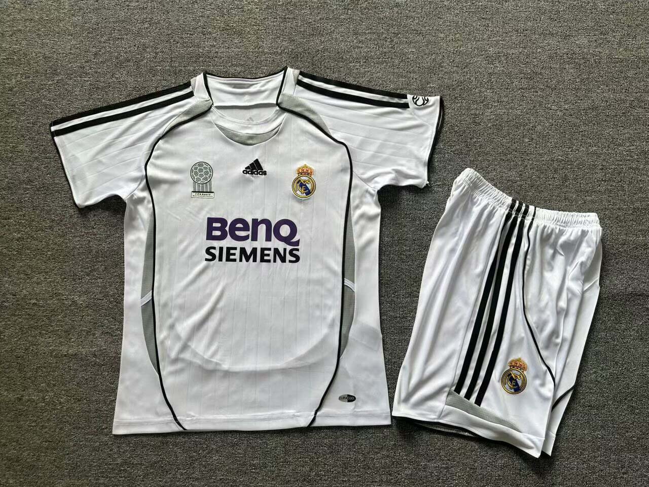 9e481acc8b8b14e6d848a9830ebc78d3.jpg 2006/2007 Retro Real Madrid Home Football Shirt Kids Size 1:1 Thai Quality - Image 1