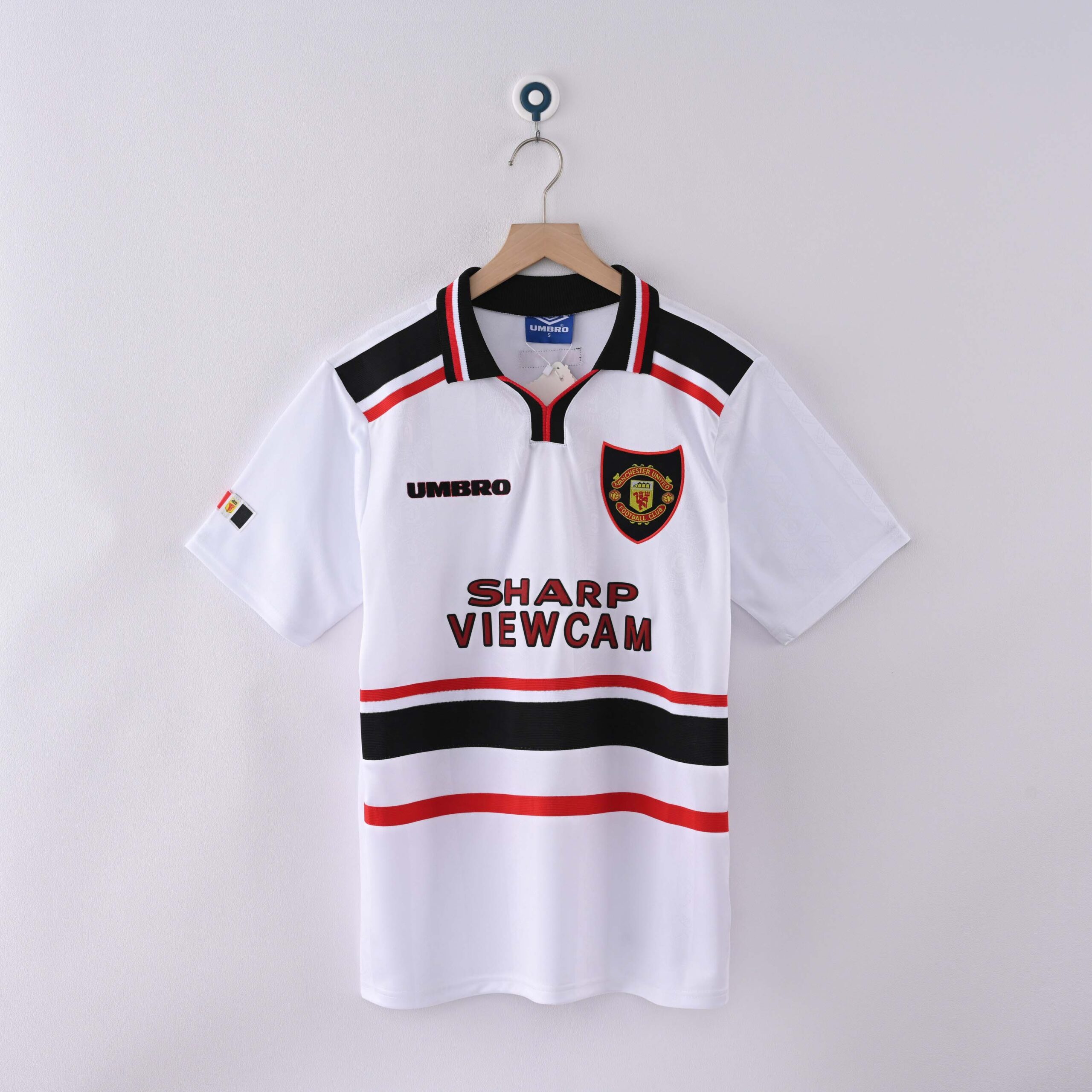 a0412d8428b6a30e2c98eff80586bd2e.jpg 1998/1999 Retro Manchester United Away Football Shirt 1:1 Thai Quality - Image 1