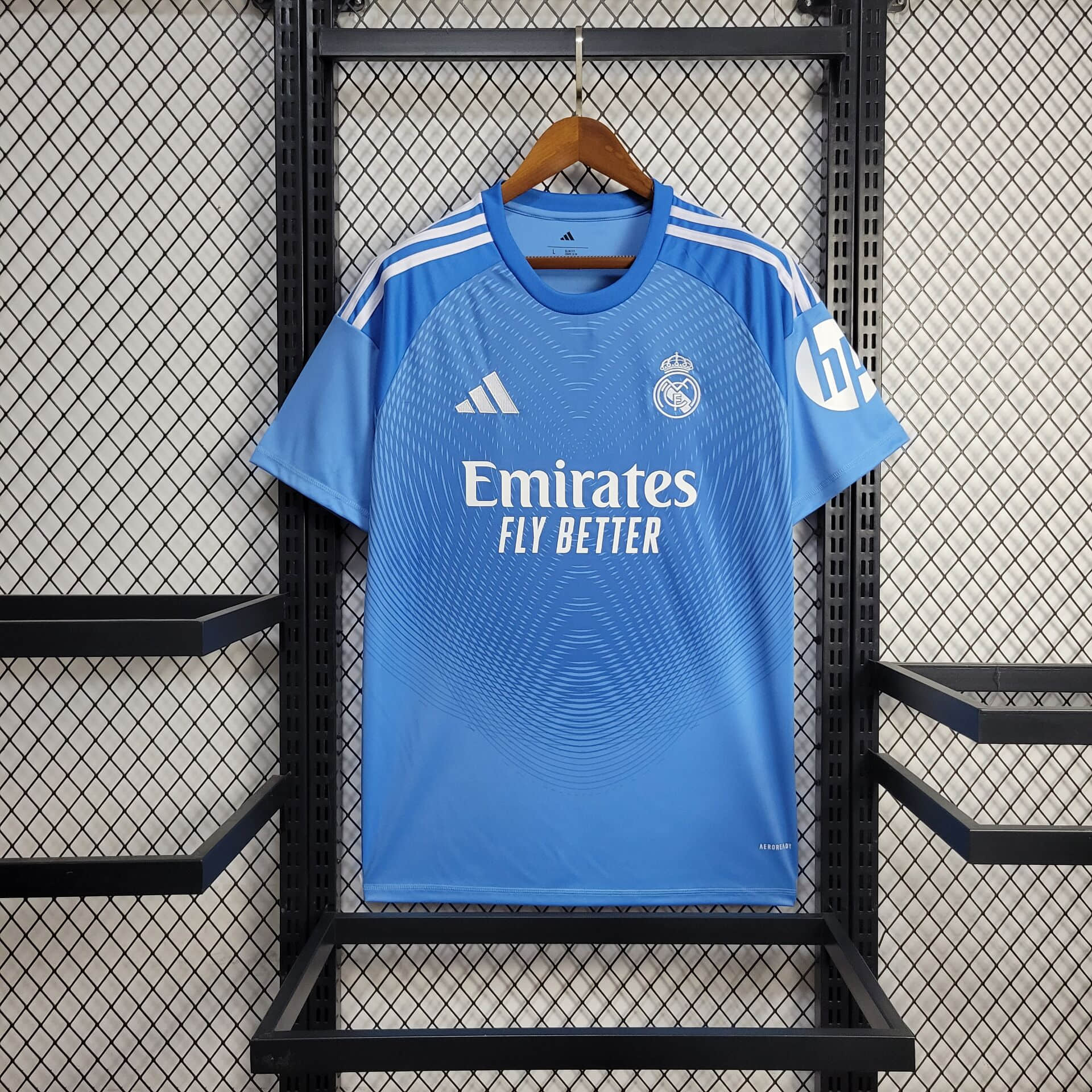 a092f212ab7ee31728f157079c123a79.jpg 2025/2026 Real Madrid Goalkeeper Football Shirt 1:1 Thai Quality - Image 1