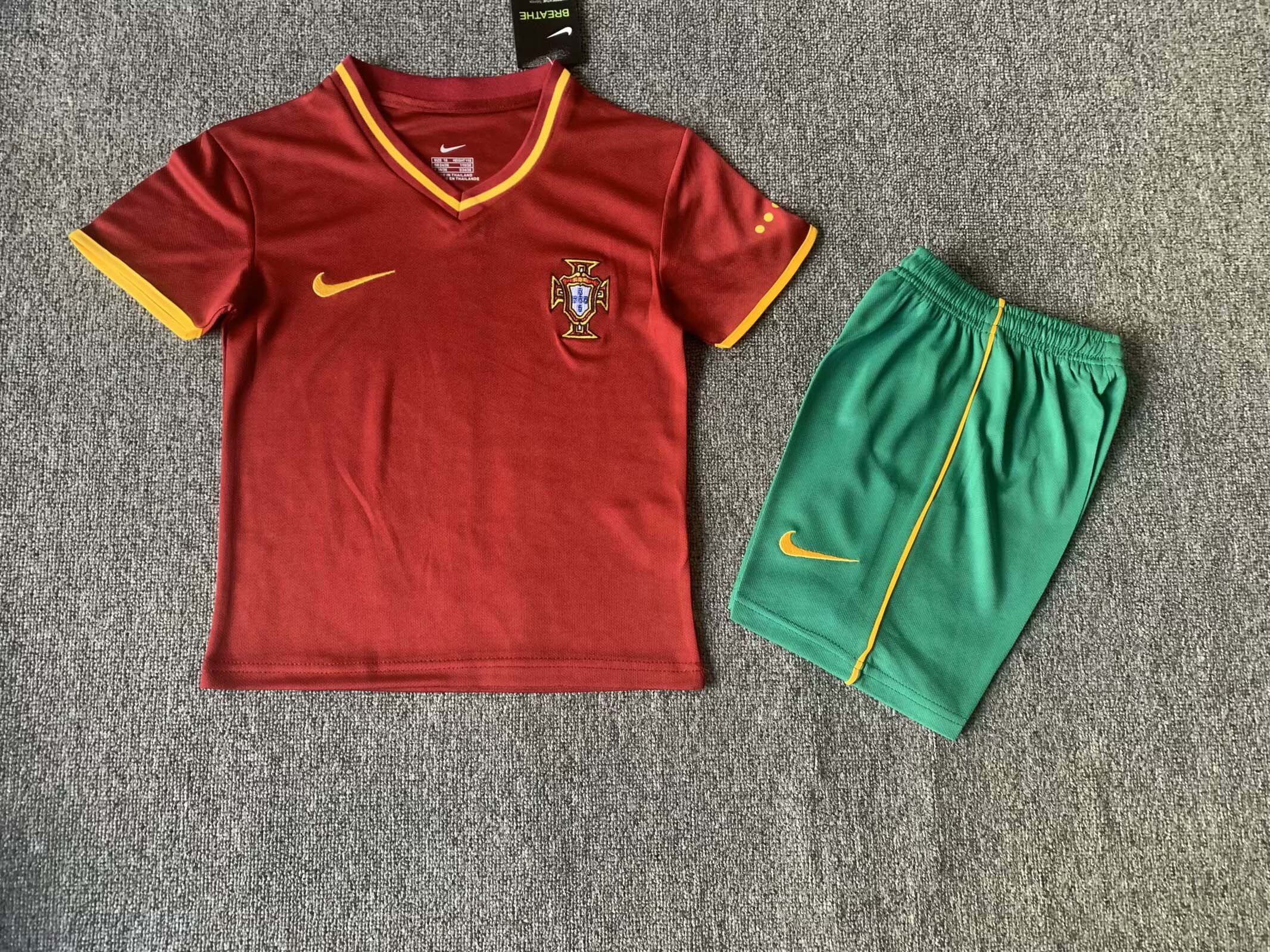 a0d9c144d2f9bb58598f71b6b77e2455.jpg 2000 Retro Portugal Home Football Shirt Kids Size 1:1 Thai Quality - Image 1