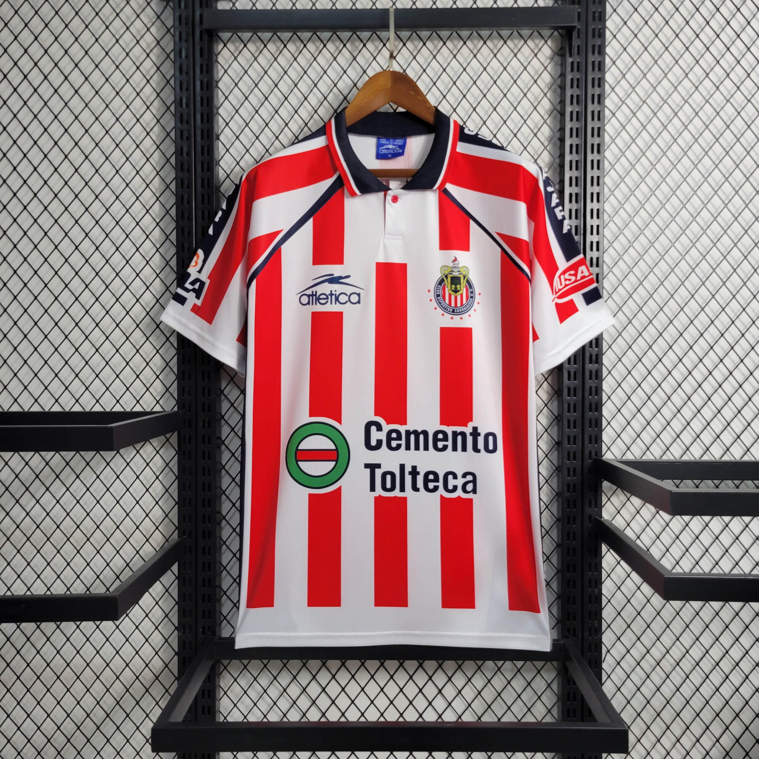 a1f19e32ccb11838f2628bc2ba041c2a.jpeg 2002/2003 Retro Chivas de Guadalajara Home Football Shirt 1:1 Thai Quality - Image 1