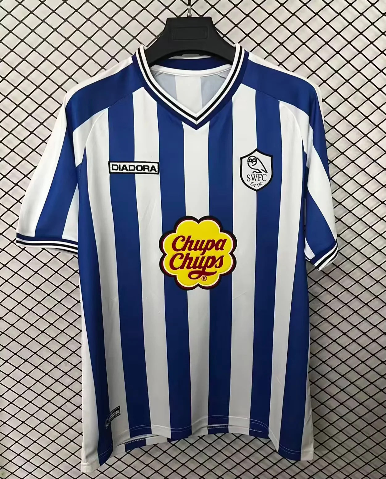 a25d41a80177f41ae3ed3ae07ac9c0f5.webp 2001 Retro Sheffield Wednesday Home Football Shirt 1:1 Thai Quality - Image 1