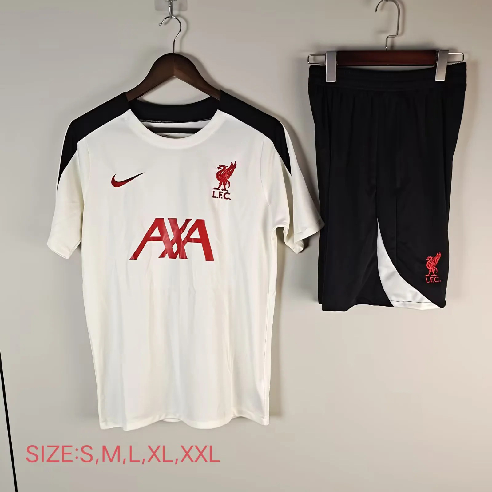a4598260632210a5540be49b2944b379.jpg 2025/2026 Liverpool Training Wear Red Suit Shirt 1:1 Thai Quality - Image 1
