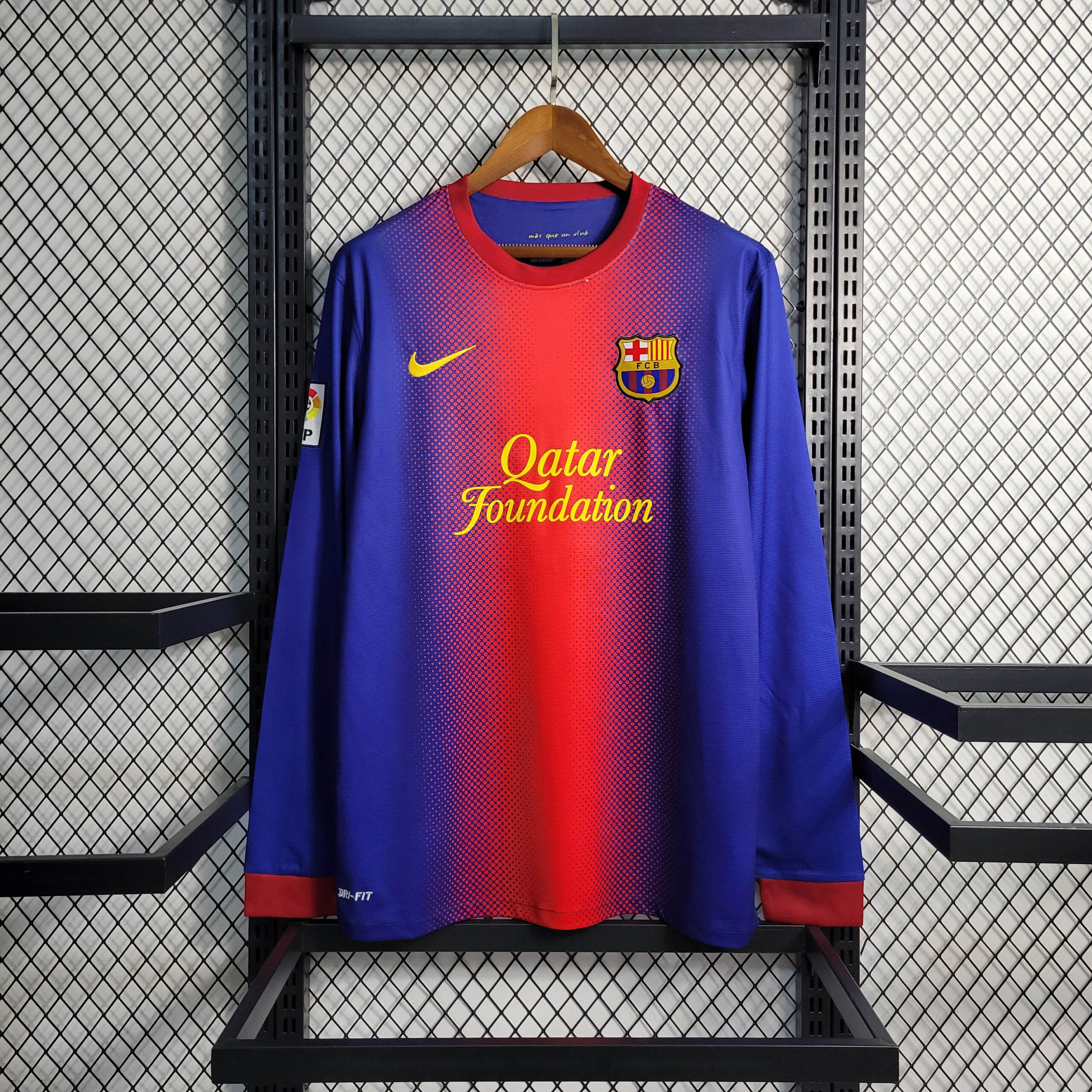 a70709c4a31a3f4ed567557000689397.jpeg 2012/2013 Retro Long Sleeve Barcelona Home Football Shirt 1:1 Thai Quality - Image 1