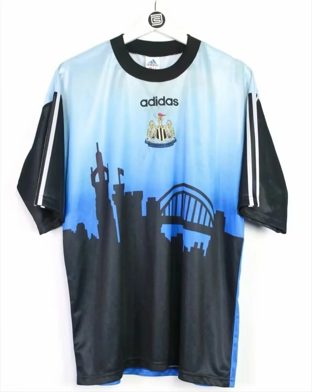 a7e2a4a1d37d9a5f48706689505a767e.jpg 1996/1997 Retro Newcastle United City Edition Football Shirt 1:1 Thai Quality - Image 1