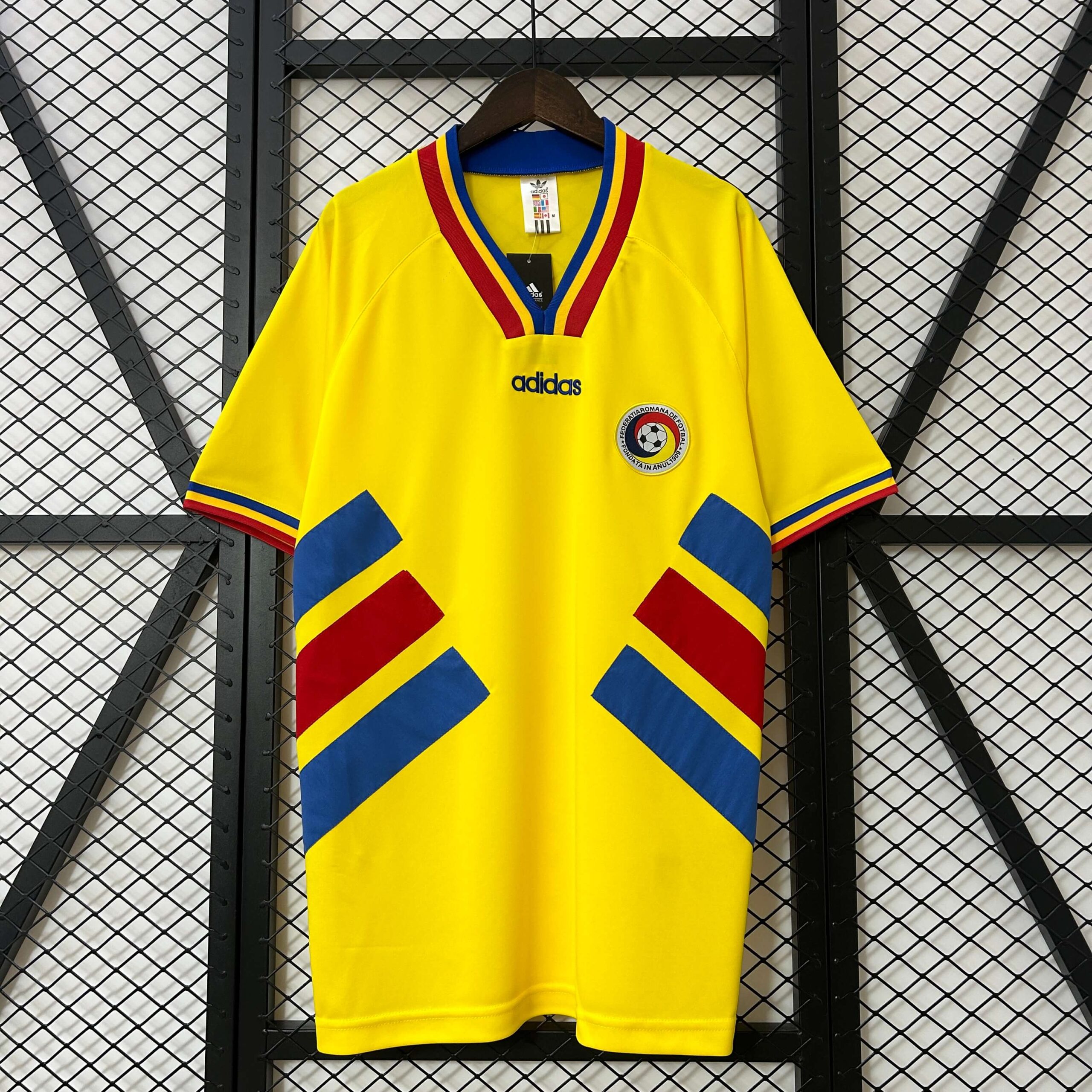ae724095b0e55f92ce4ef18c7f4f3140.jpg 1994 Retro Romania Home Football Shirt 1:1 Thai Quality - Image 1