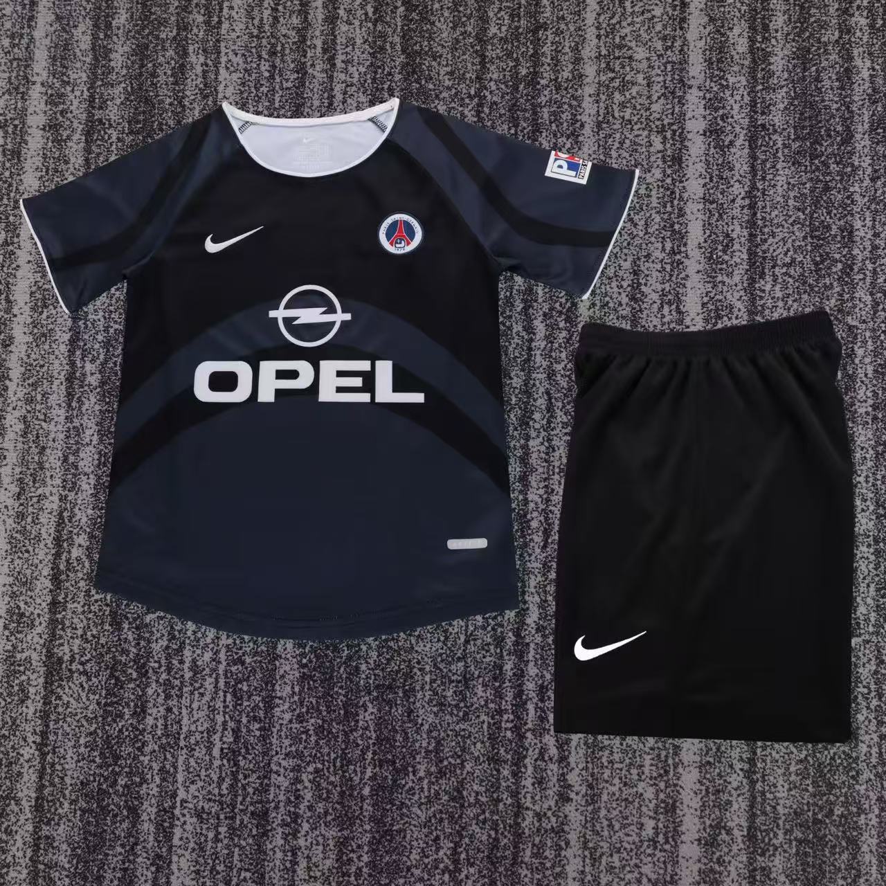 af0abd4ae7d8d4663e97512c71be6483.jpg 2001/02 Paris Saint-Germain Third Football Shirt Kids Size 1:1 Thai Quality - Image 1