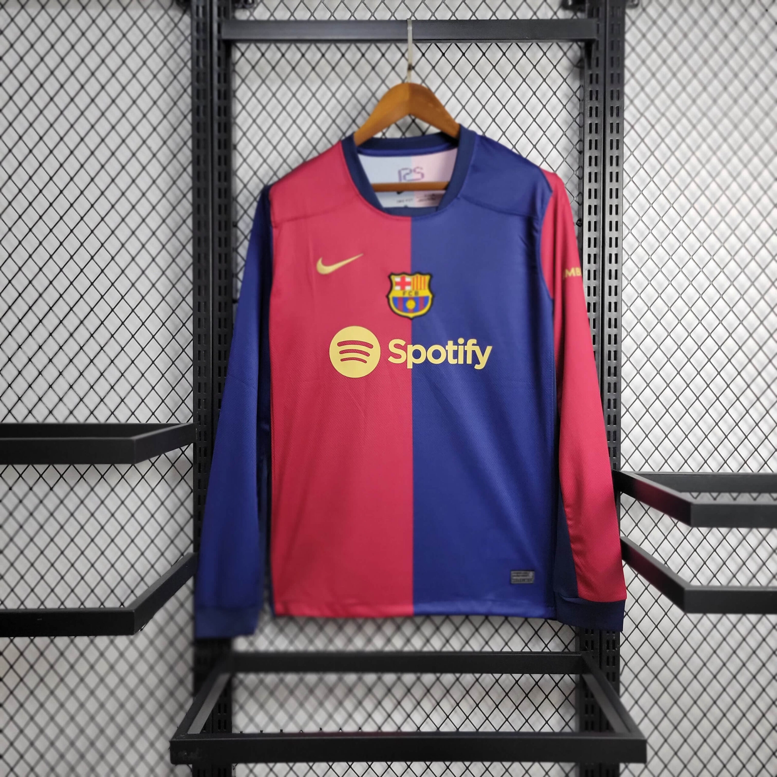 b6d83e472cc468d23eb7372175fe7e81.jpg 2024/2025 Long Sleeve Barcelona Home Football Shirt 1:1 Thai Quality - Image 1