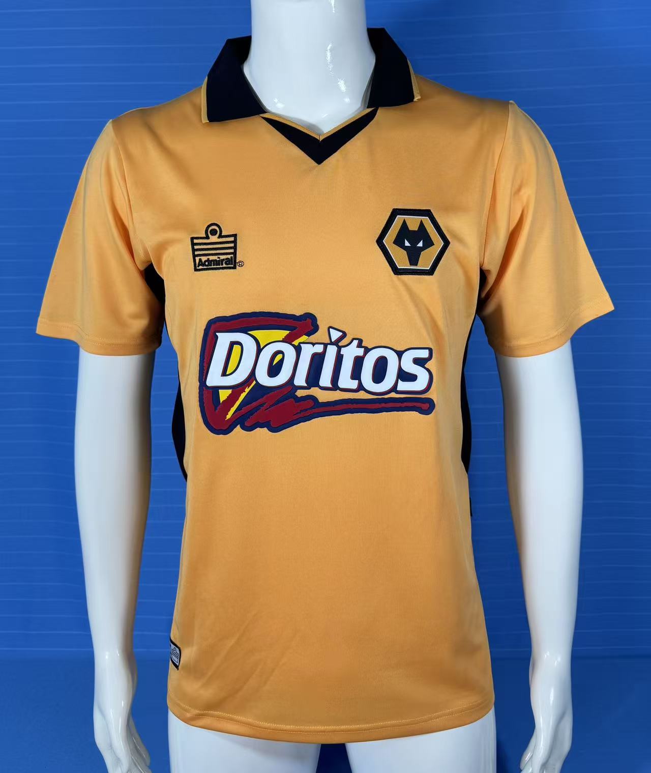 bbe5dad54edc7f02f9d56d3a9bf5d68d.jpg 2002/2004 Retro Wolverhampton Wanderers Home Football Shirt 1:1 Thai Quality - Image 1
