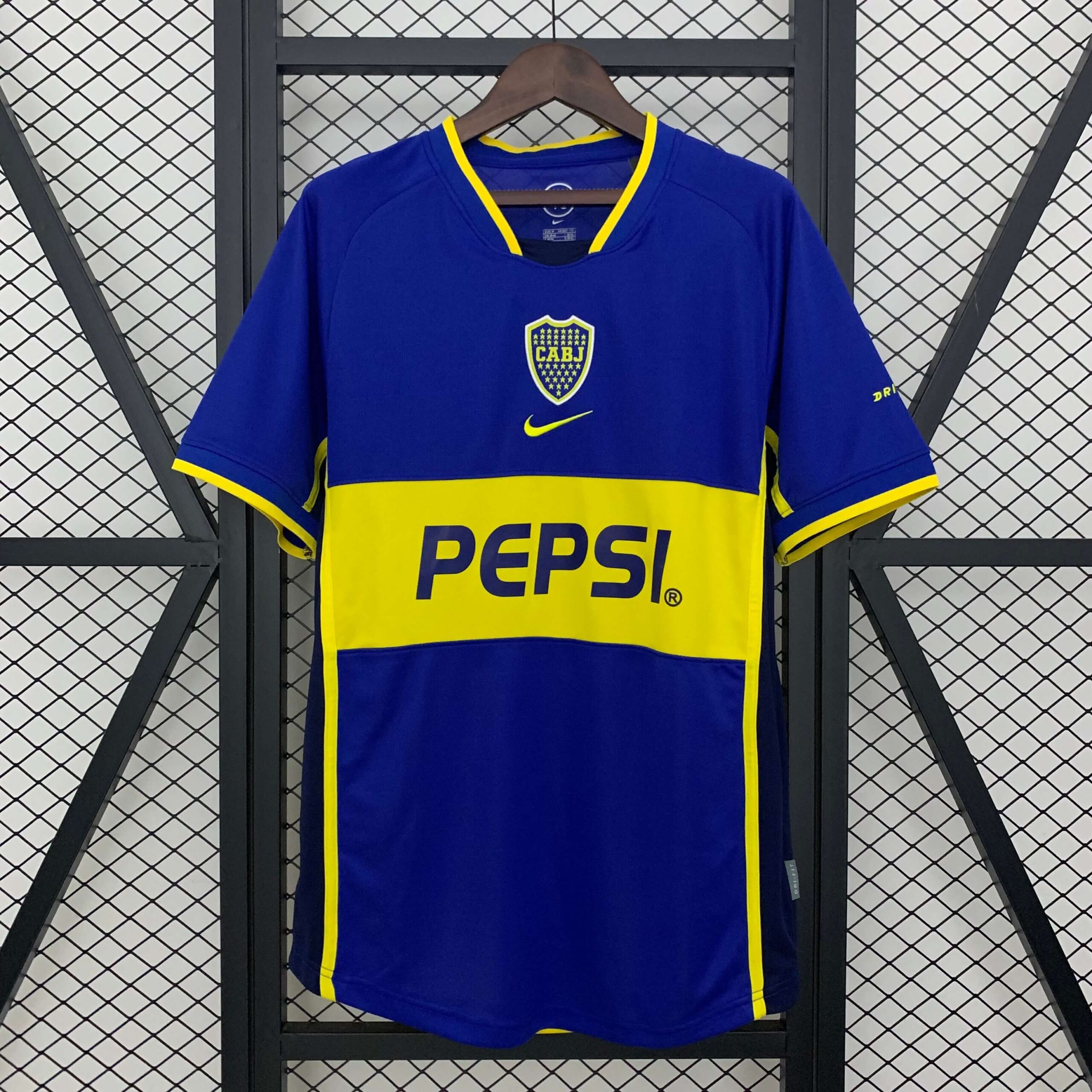bc8492de56823c05a559c1250d0b57a7.jpg 2002/2003 Retro Boca Juniors Home Football Shirt 1:1 Thai Quality - Image 1
