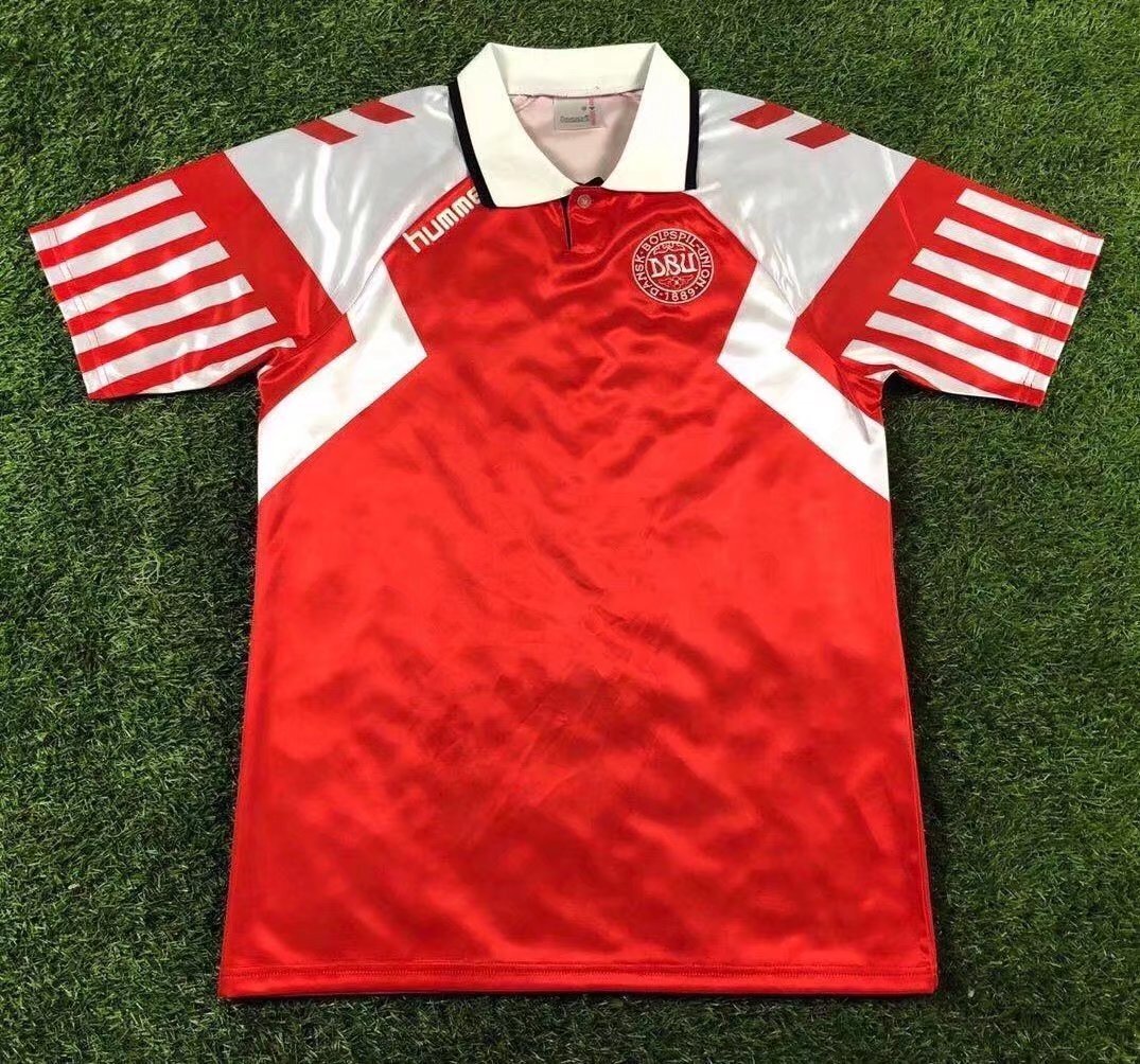 c6715c6b66ba6b0c219ada7f4dcf52e1.jpg 1992 Retro Denmark Home Football Shirt 1:1 Thai Quality - Image 1