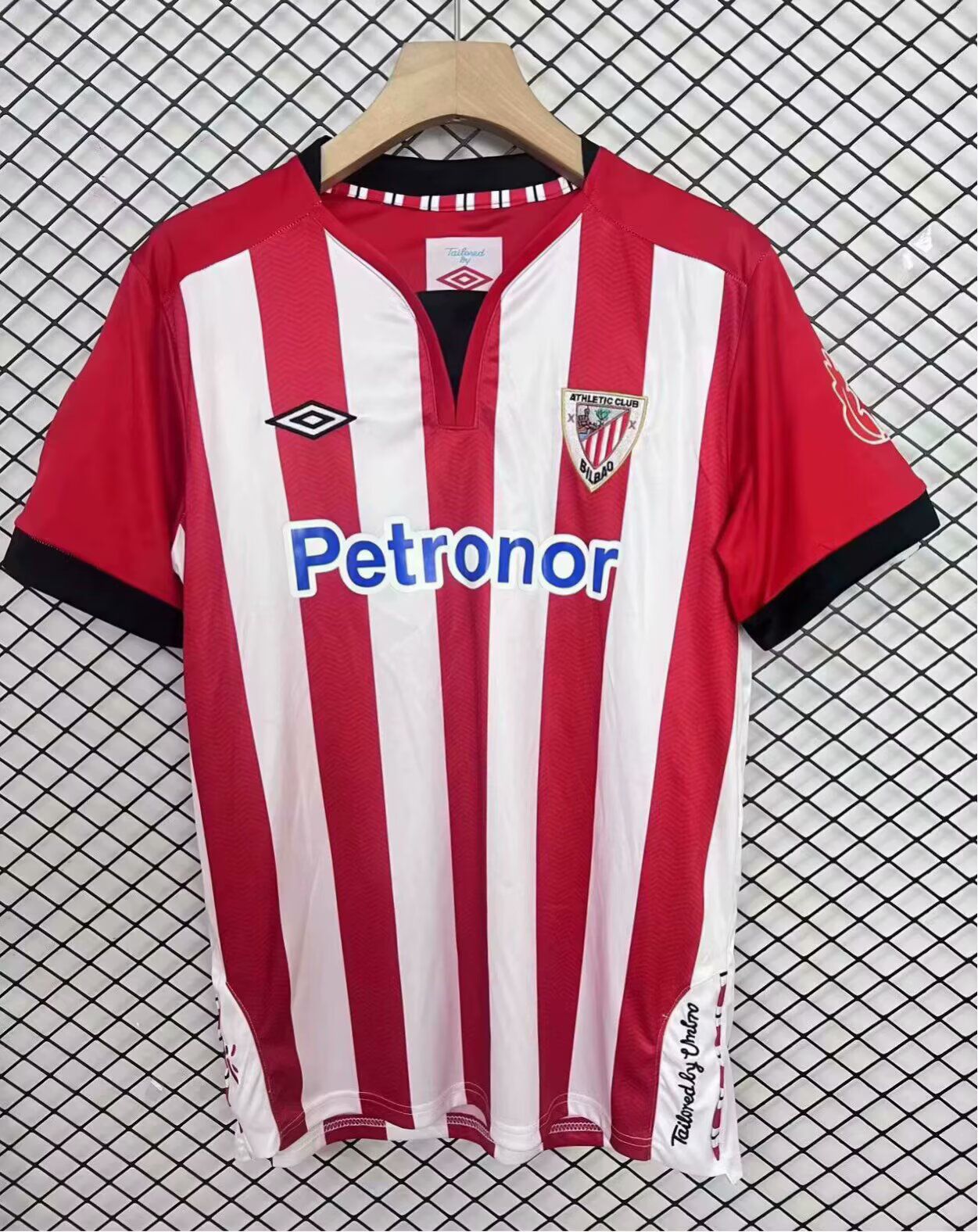 c73cb14f29a54a7fce67b01b13e05f55.jpg 2011/2012 Athletic Bilbao Home Football Shirt 1:1 Thai Quality - Image 1