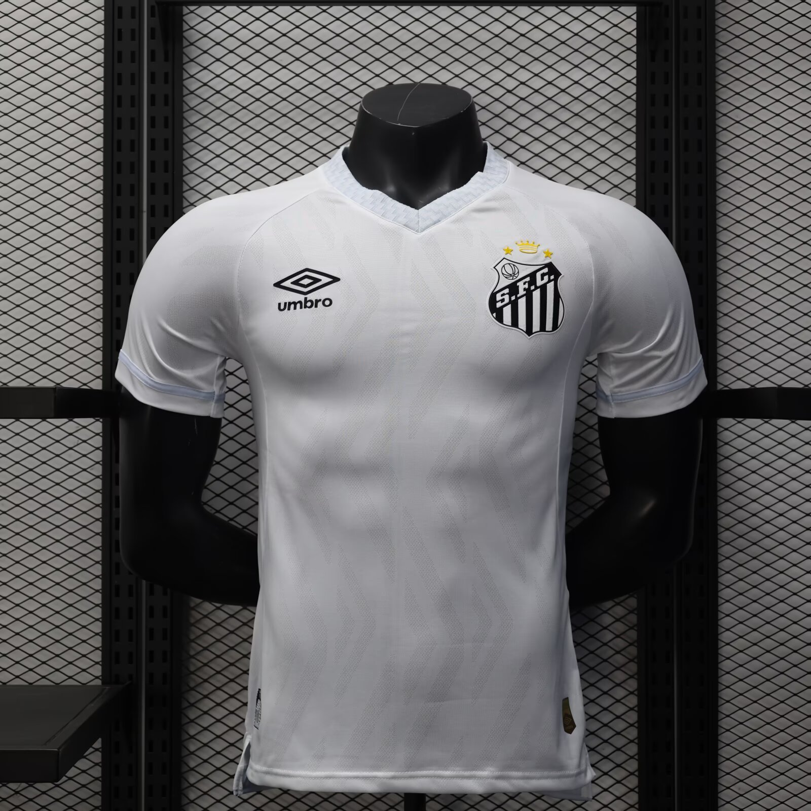 c96cf065c92779e343b252790a87e7ed.jpg 2025/2026 Player Version Santos Home Football Shirt 1:1 Thai Quality - Image 1
