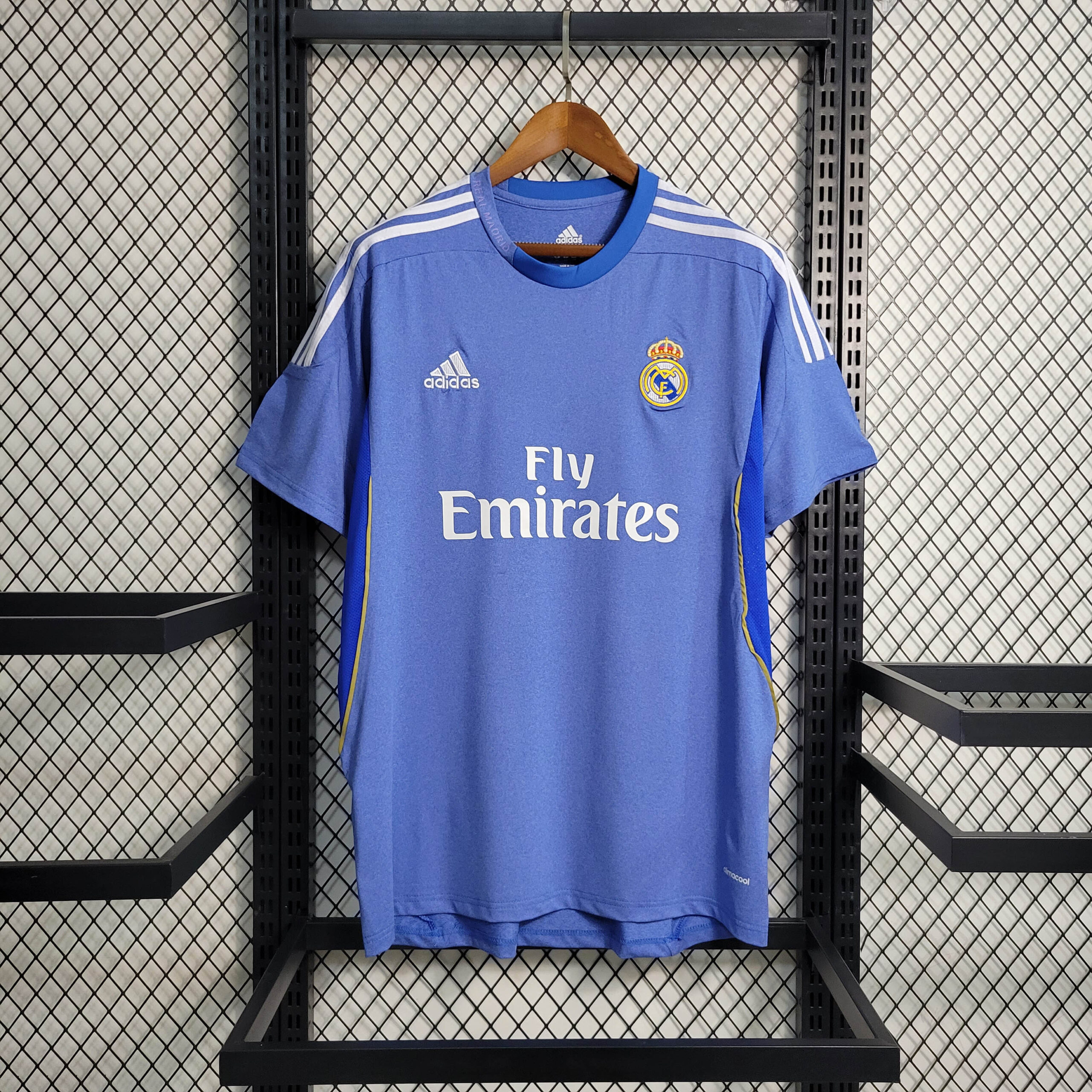 ccb3d443db92c13faeba6d7cc37f6e69.jpeg 2013/2014 Retro Real Madrid Away Football Shirt 1:1 Thai Quality - Image 1