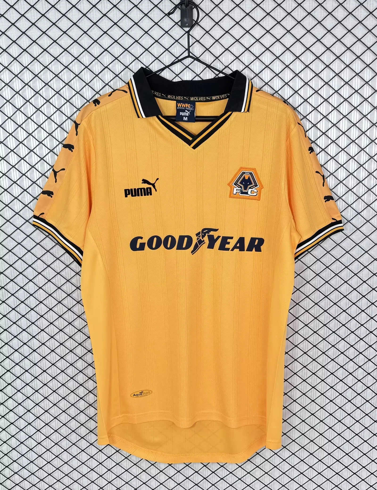 d0749210b7b6c0824692d75c3a93d8a0.webp 1998/1999 Retro Wolverhampton Home Football Shirt 1:1 Thai Quality - Image 1