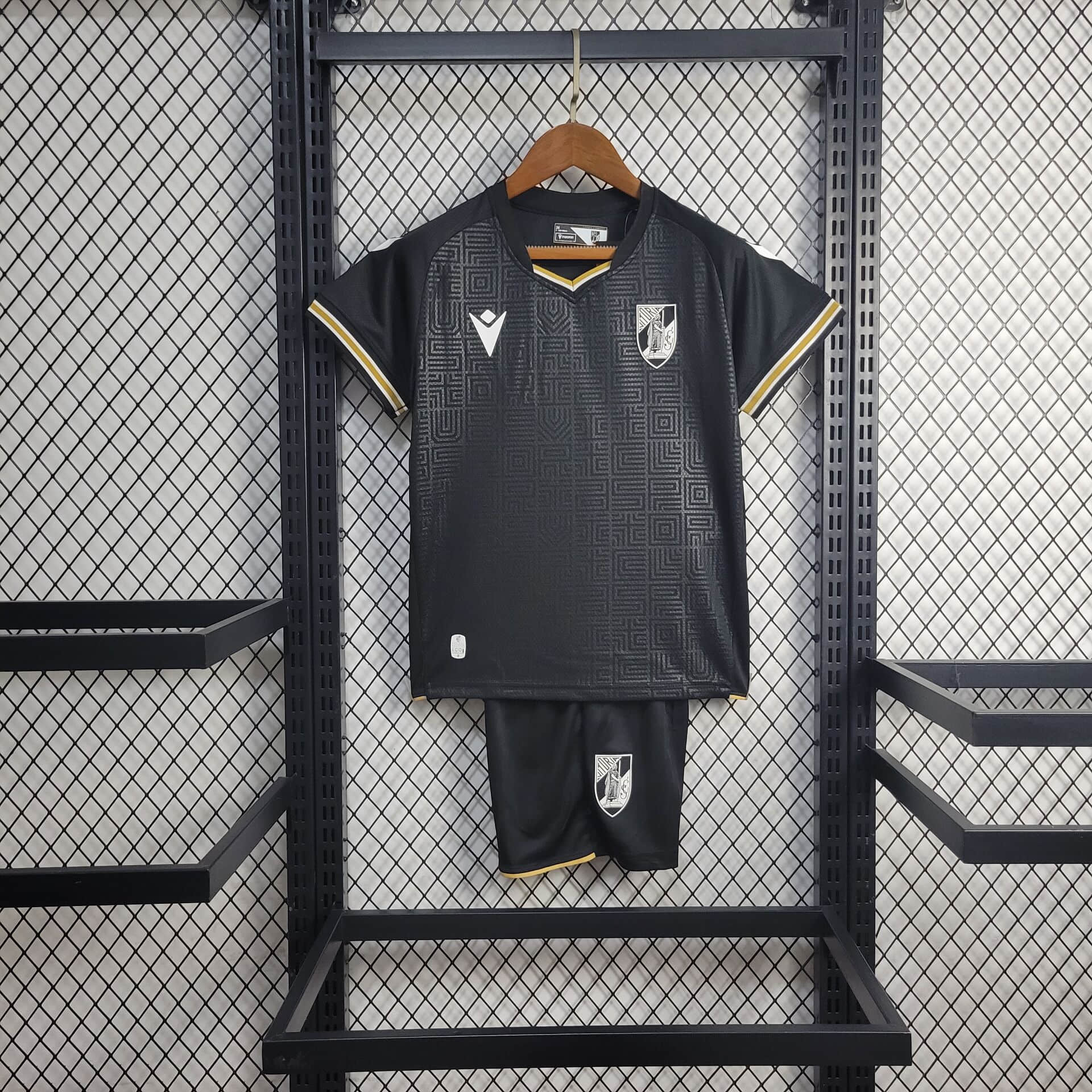 d2c4131b65c2211465b2a62d3ca9b9be.jpg 2024/2025 Vitoria Guimaraes Away Football Shirt Kids Size 1:1 Thai Quality - Image 1