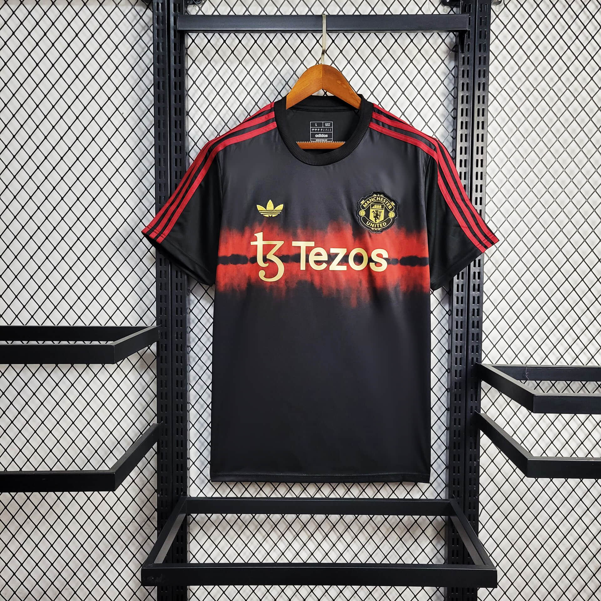 d3f7fb5dafa9c89380c55c02bc8f5442.jpg 2024/2025 Manchester United Pre-Match Chinese New Year Football Shirt 1:1 Thai Quality - Image 1