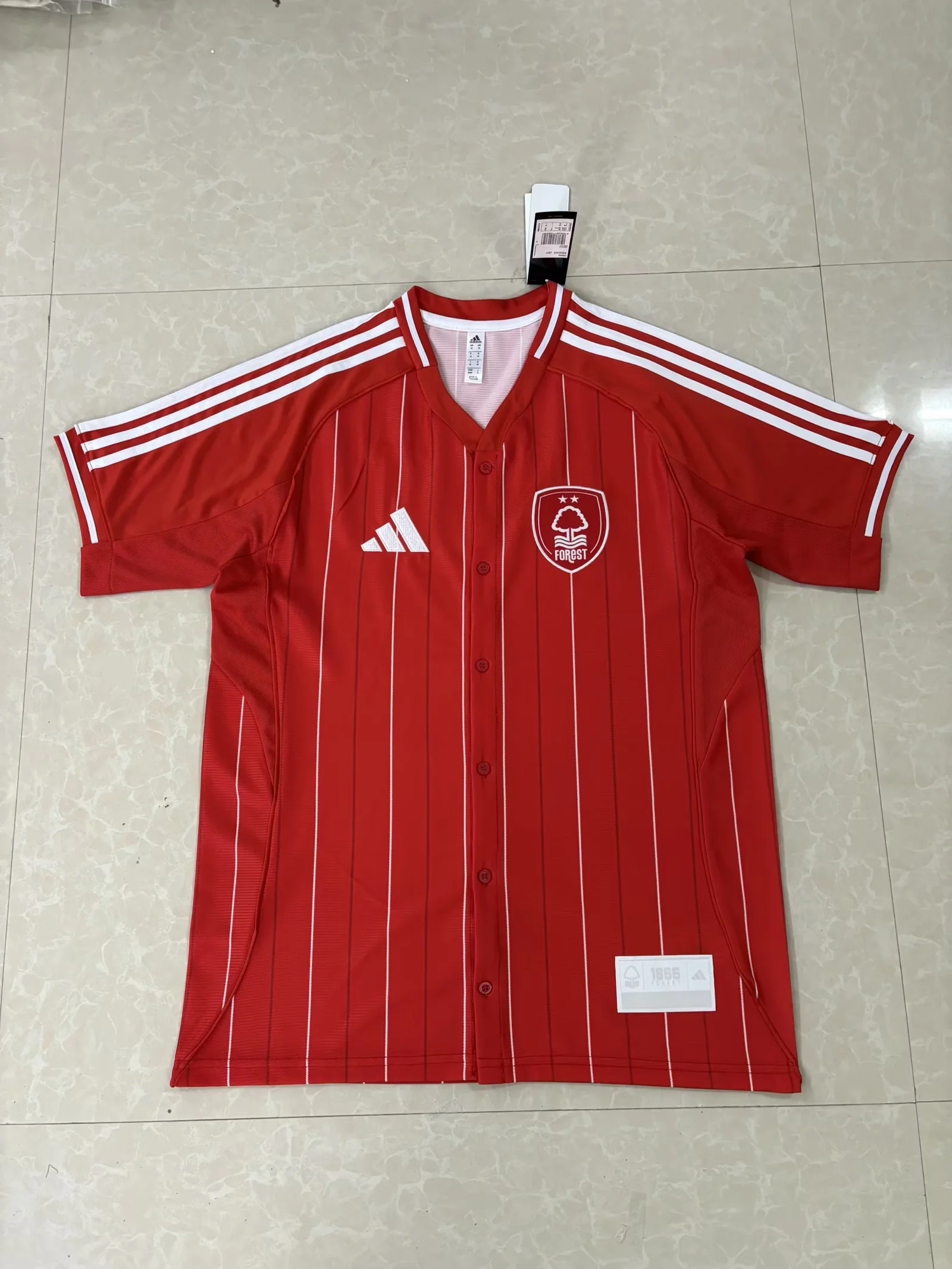 d757a8d7c4c9bf961046296b92173924.webp 2025/2026 Nottingham Forest Baseball Football Shirt 1:1 Thai Quality - Image 1