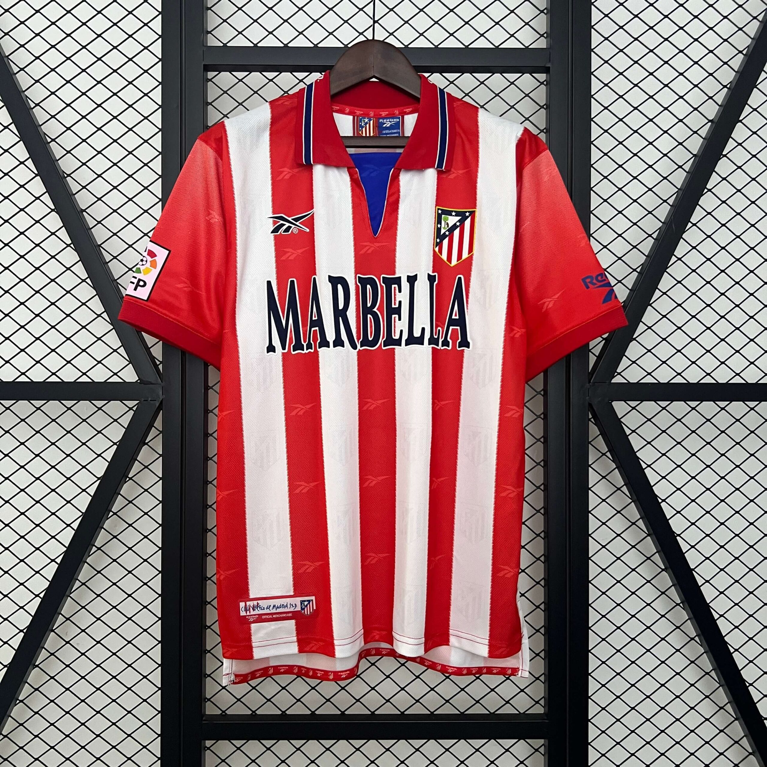 d9f47ae388e8a31cdccf7826b5ce36e9.jpg 1998/1999 Retro Atletico Madrid Home Football Shirt 1:1 Thai Quality - Image 1