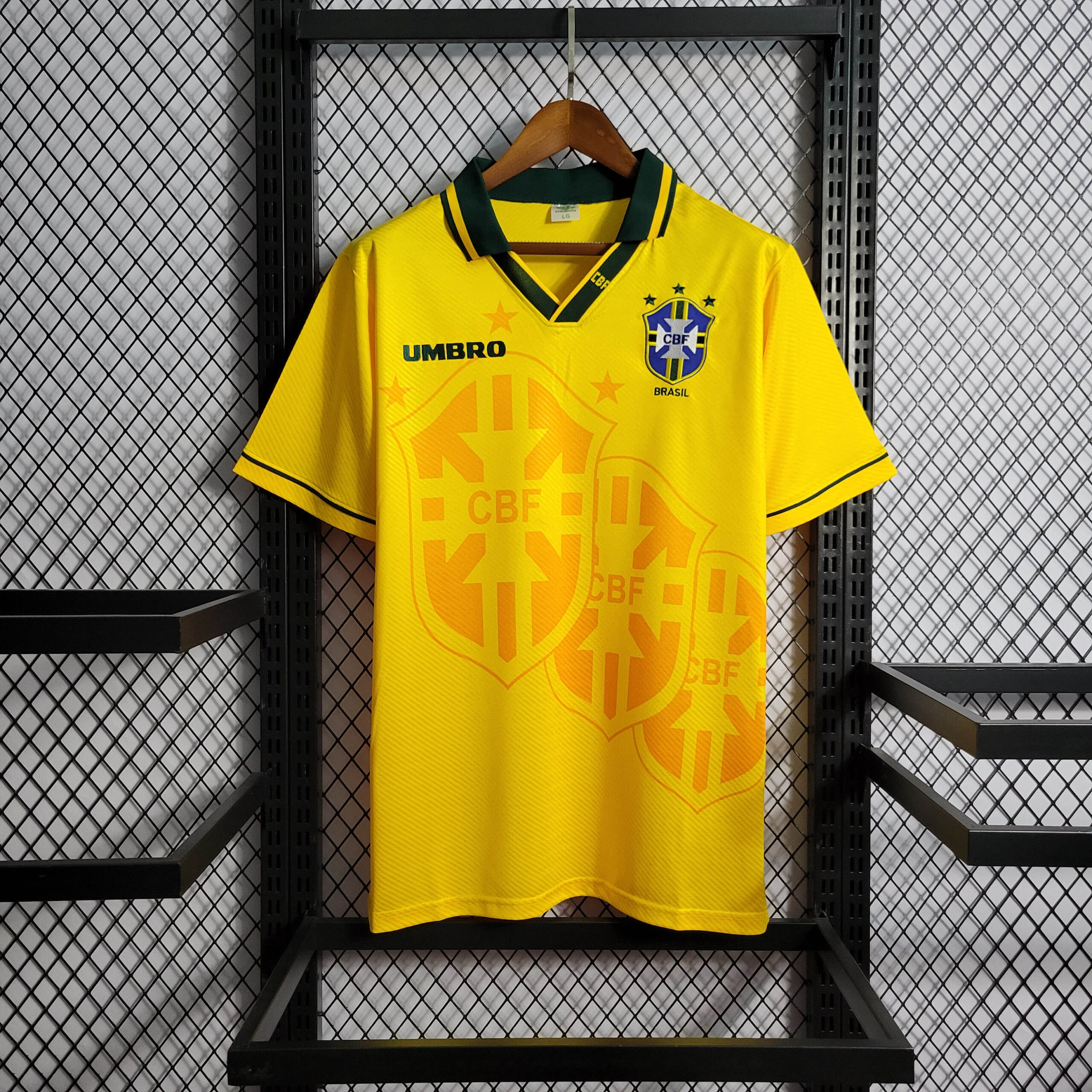 da956debc7b00f5b5ef4354cc6250b5a.jpeg 1996 Retro Brazil Home Football Shirt 1:1 Thai Quality - Image 1